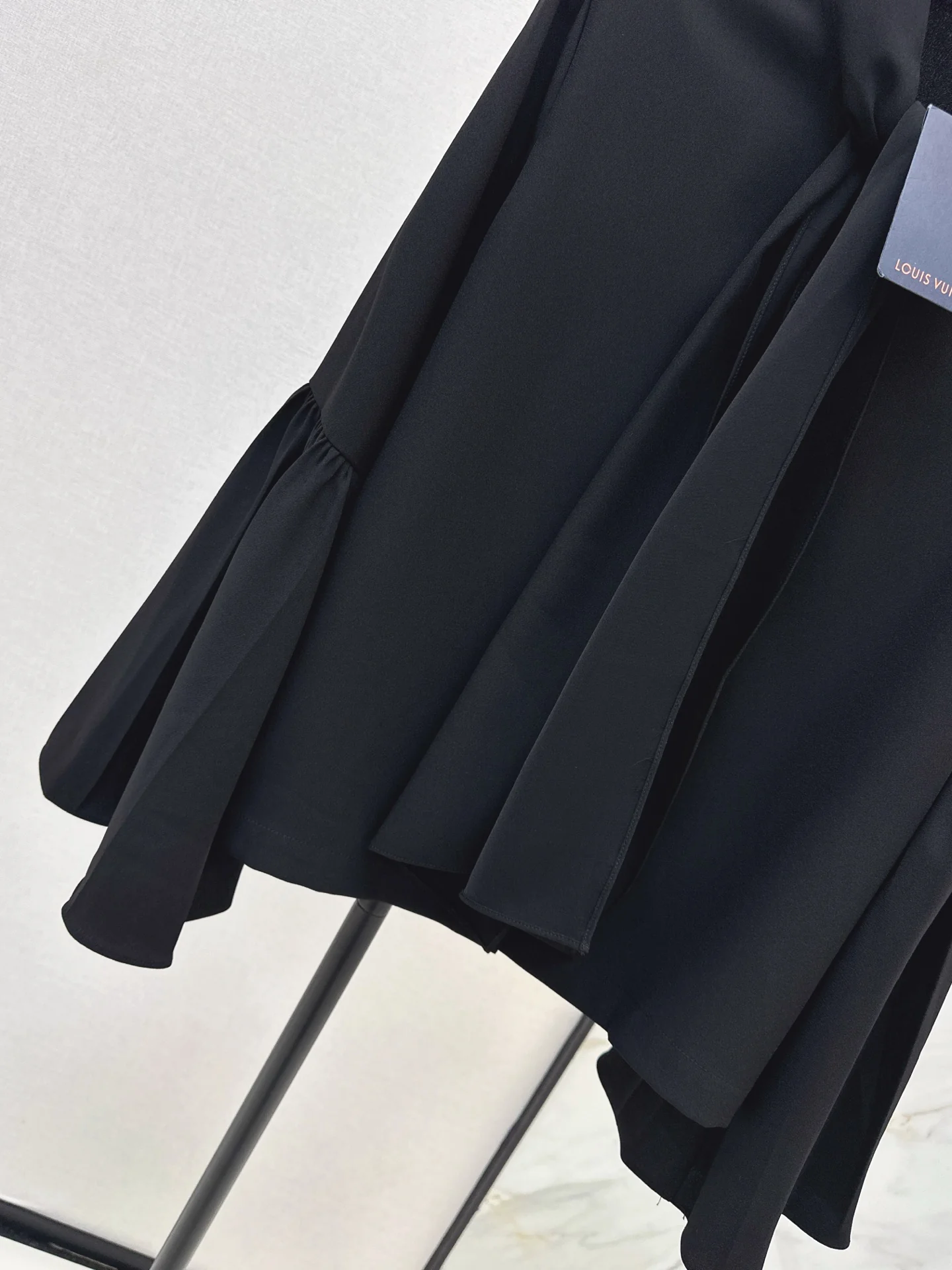 Louis 25fw ribbon flare sleeve shirt