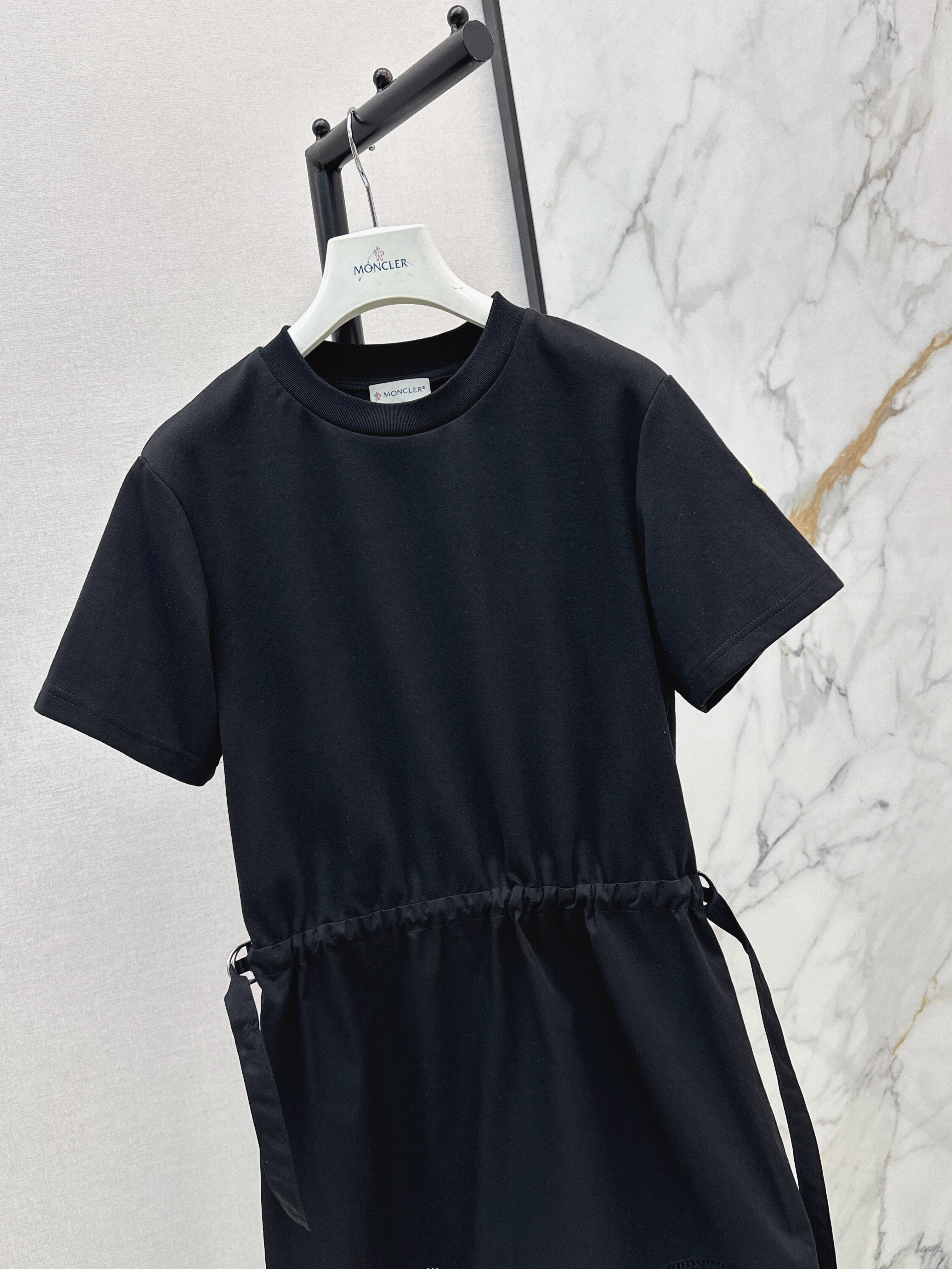Monc 26ss darwsting dress
