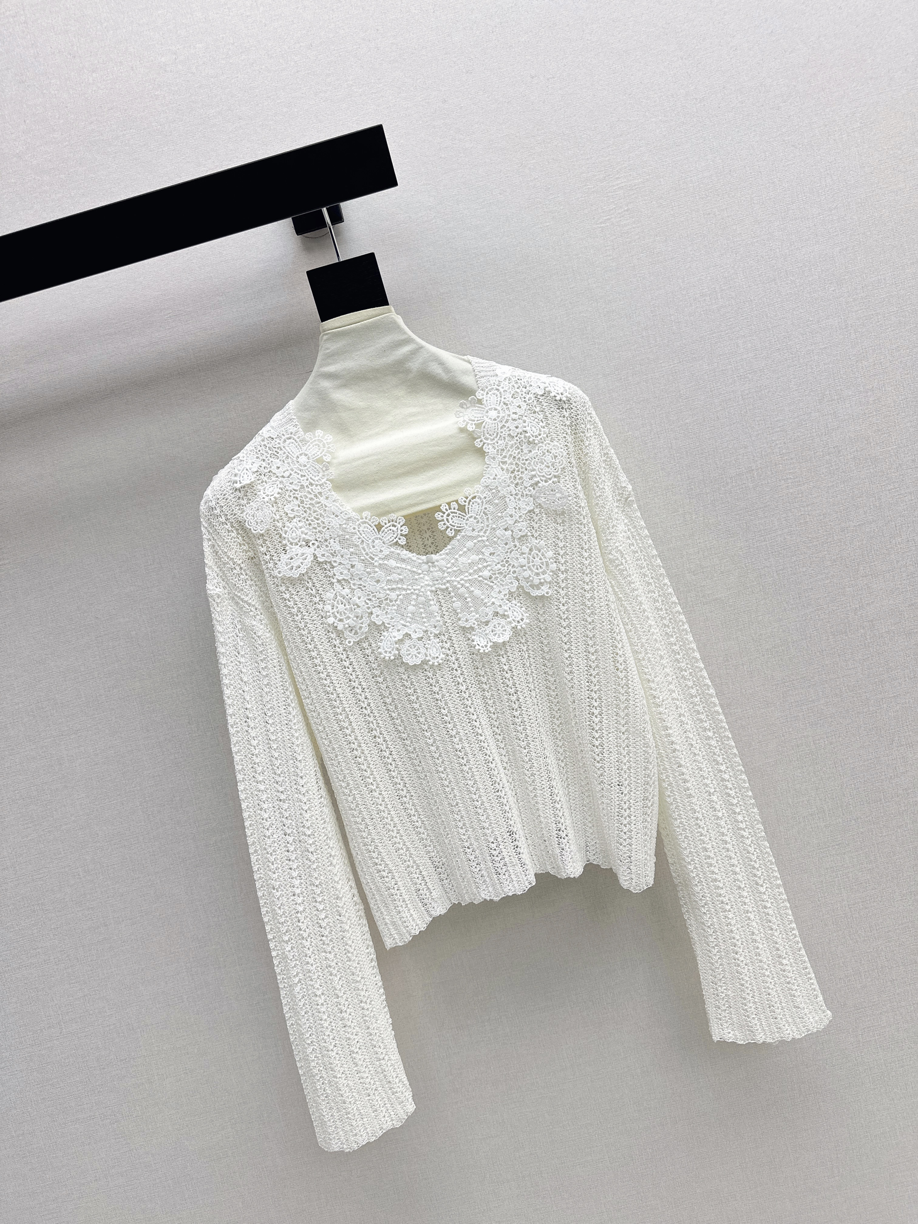 ES 26ss lace hollow sweater