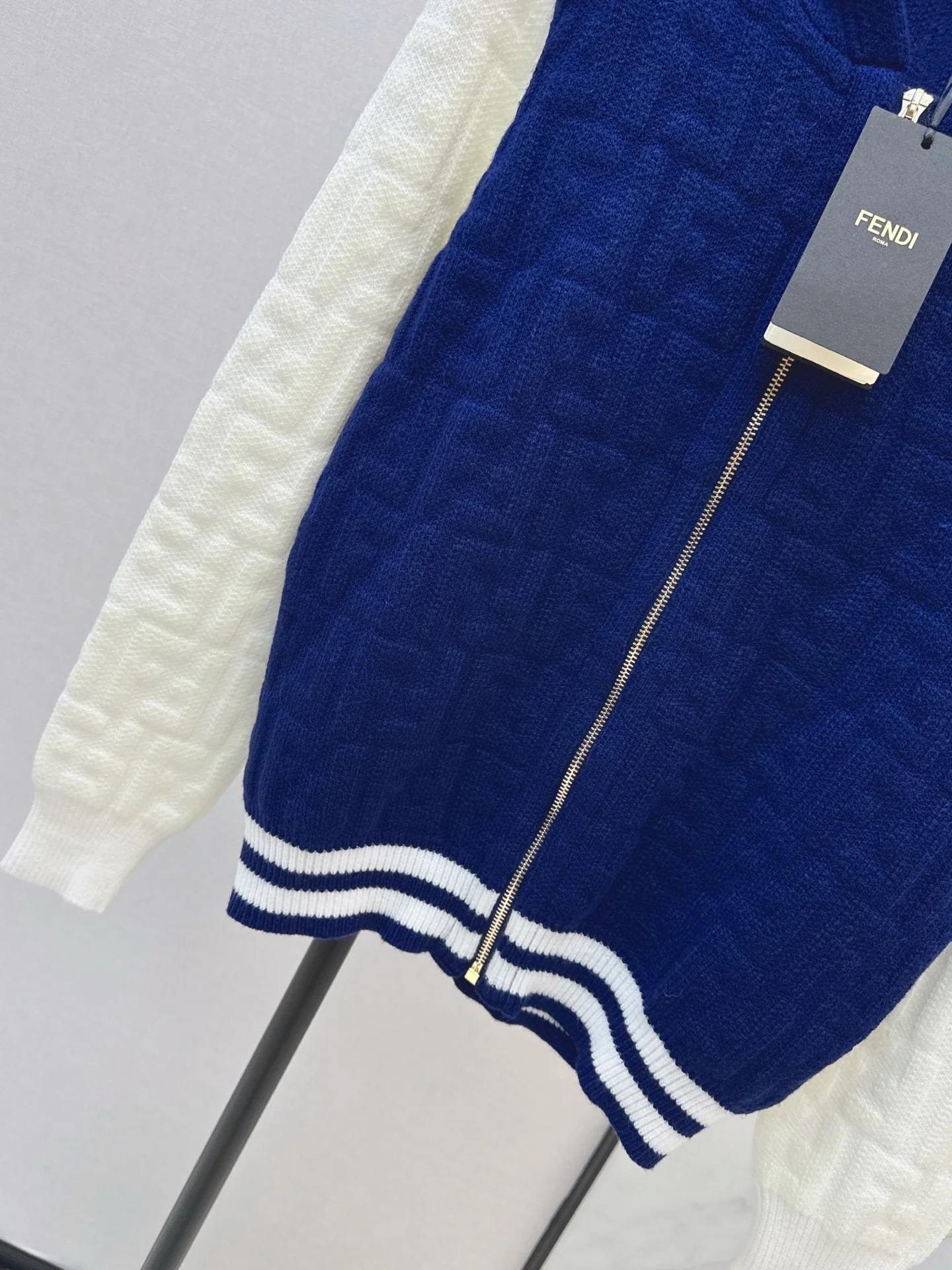 Fend 25fw hooded cardigan