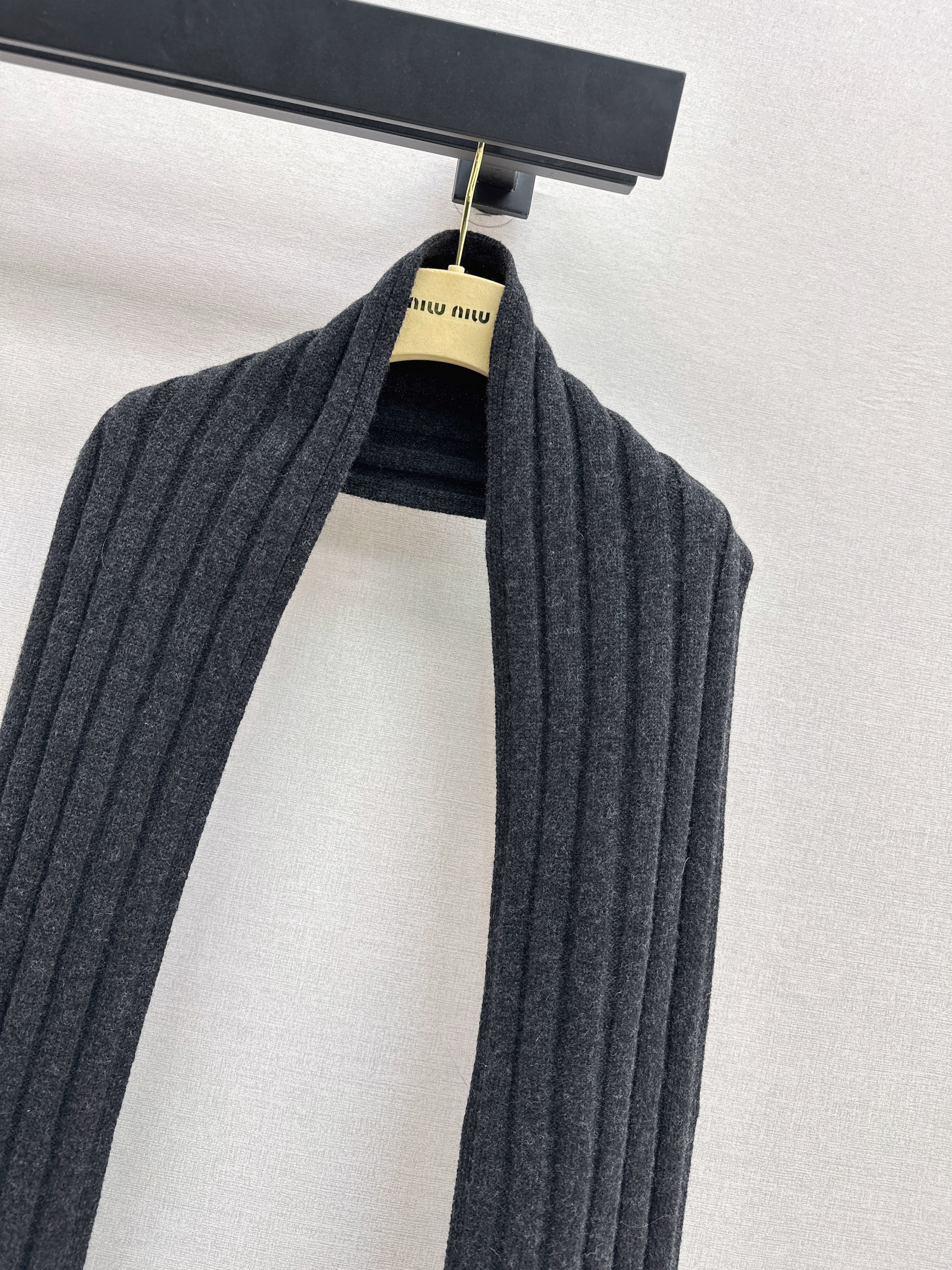 Miu 26ss wool scarf