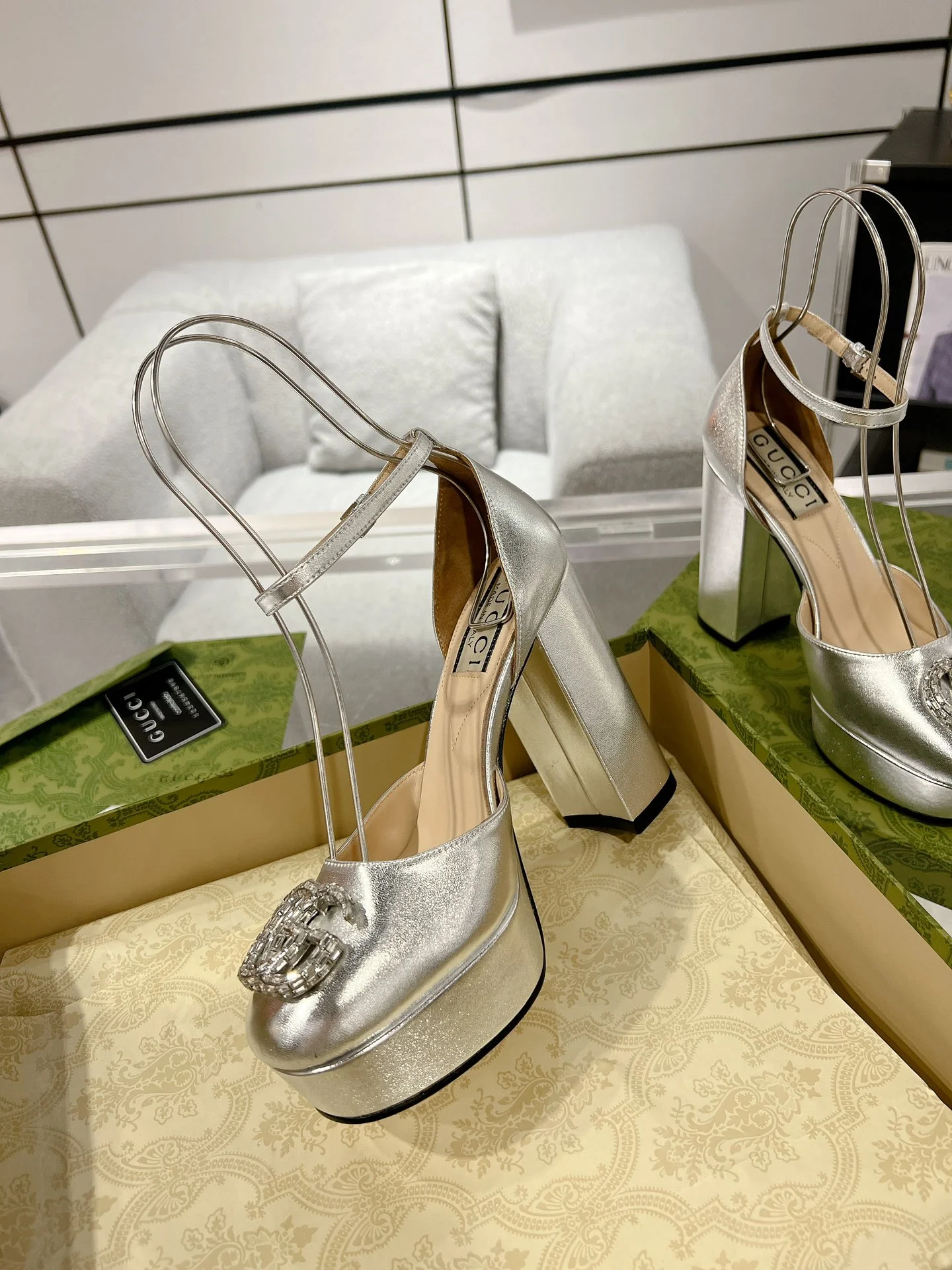 Gucc 25fw chunky heels with crystal diamond bling pumps