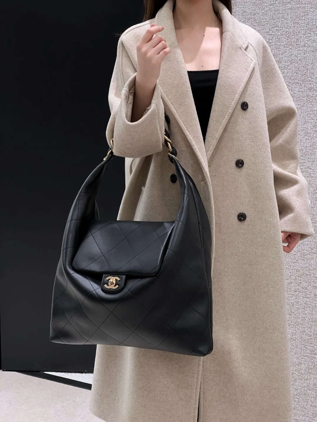 Chan 26C maxi hobo bag