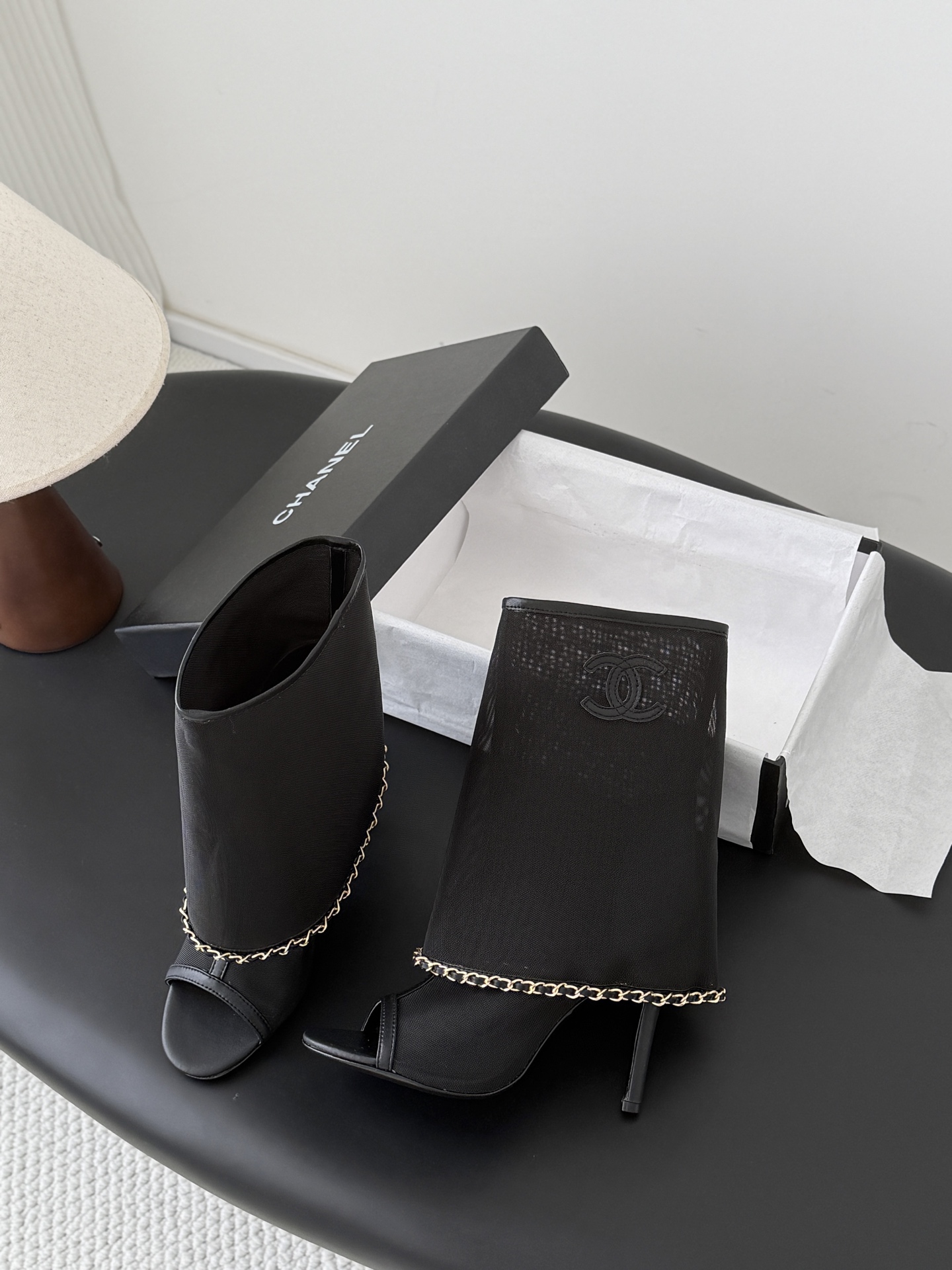 Chan 26K meash ankle boot