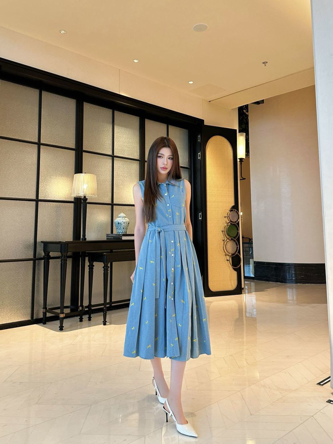 Thom 26ss embroidery sleeveless dress