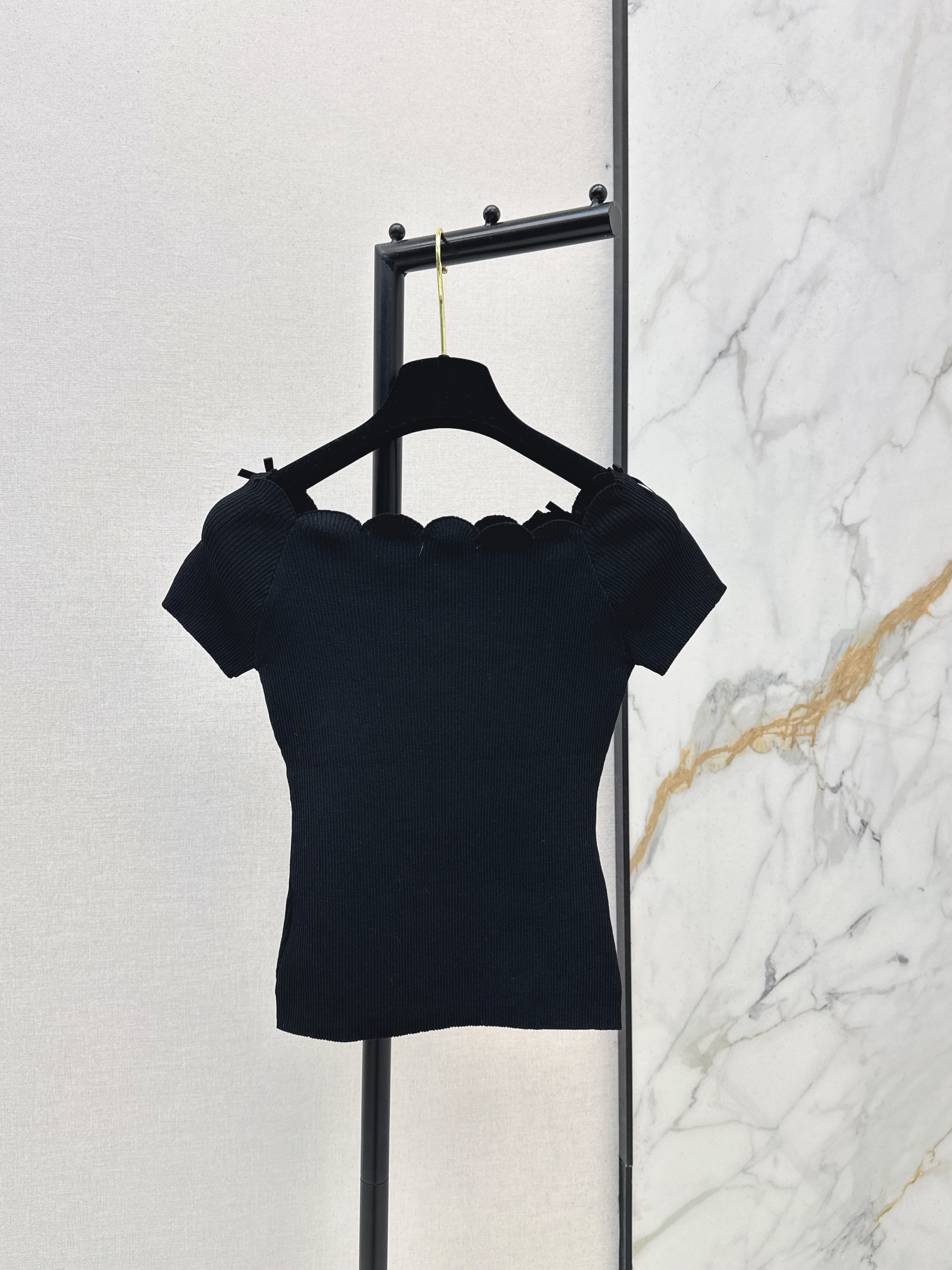 Chan 26ss off shoulder top