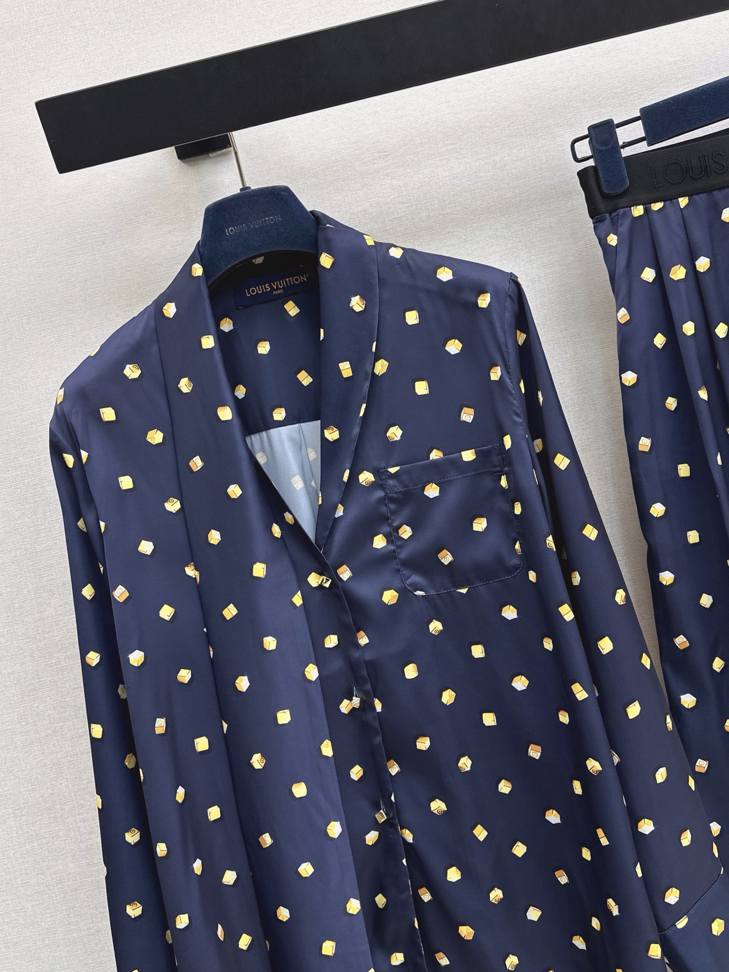 Loui 26ss polka dots ribbon shirt pants set