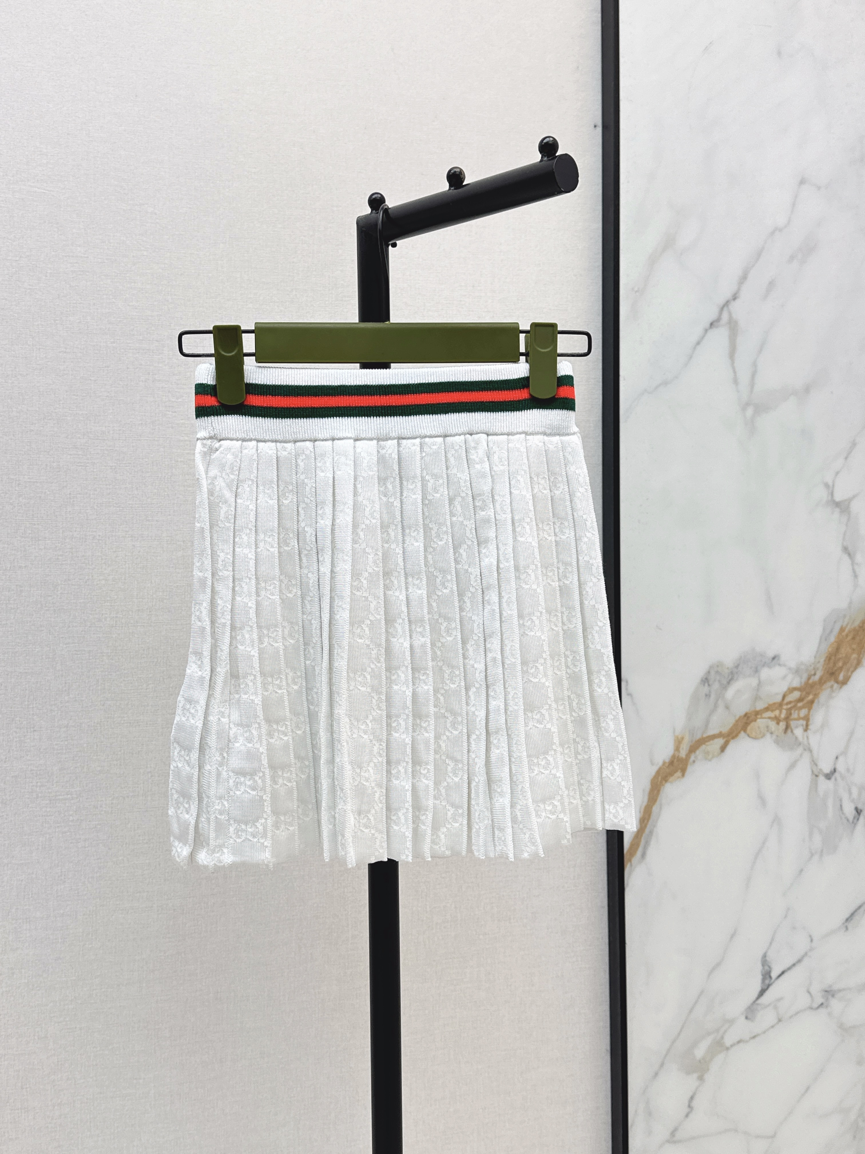 Guc 26ss jacquard pleated skirt