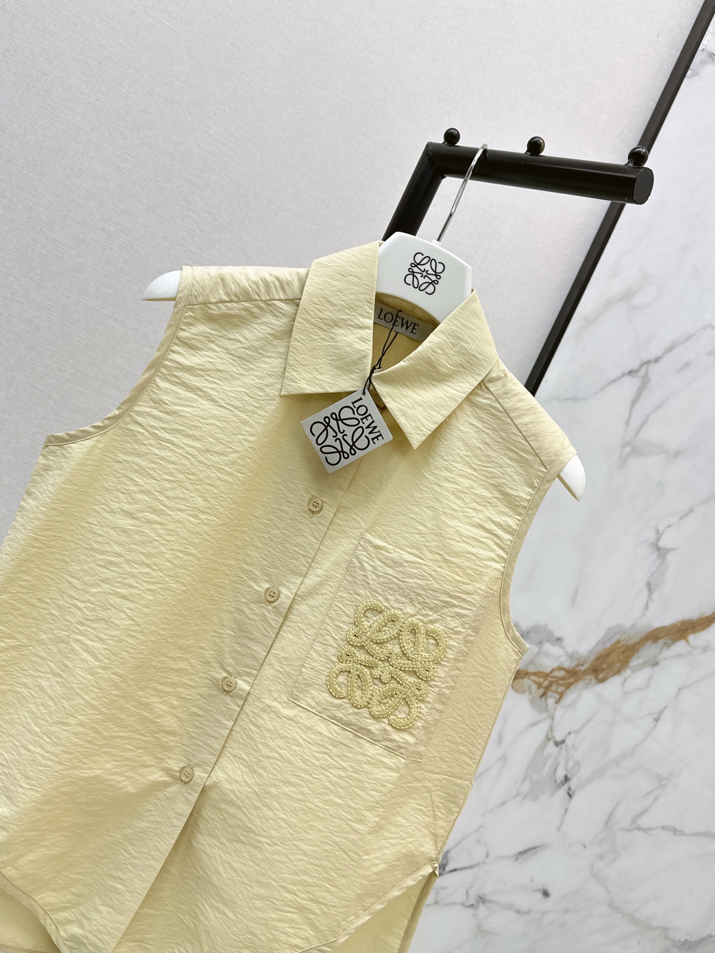 Loe 26ss sleeveless embroidery shirt