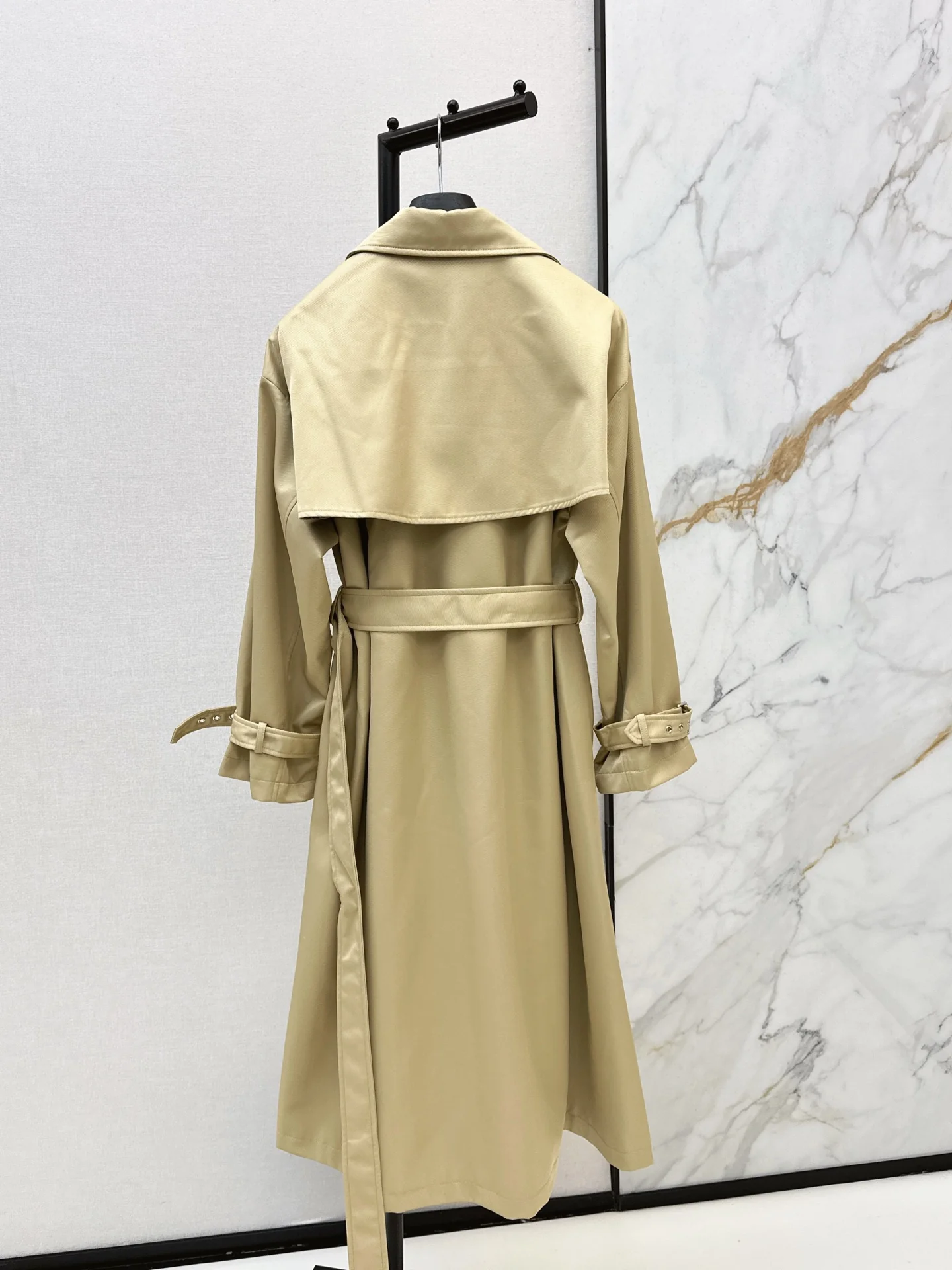 CD 25fw trench coats