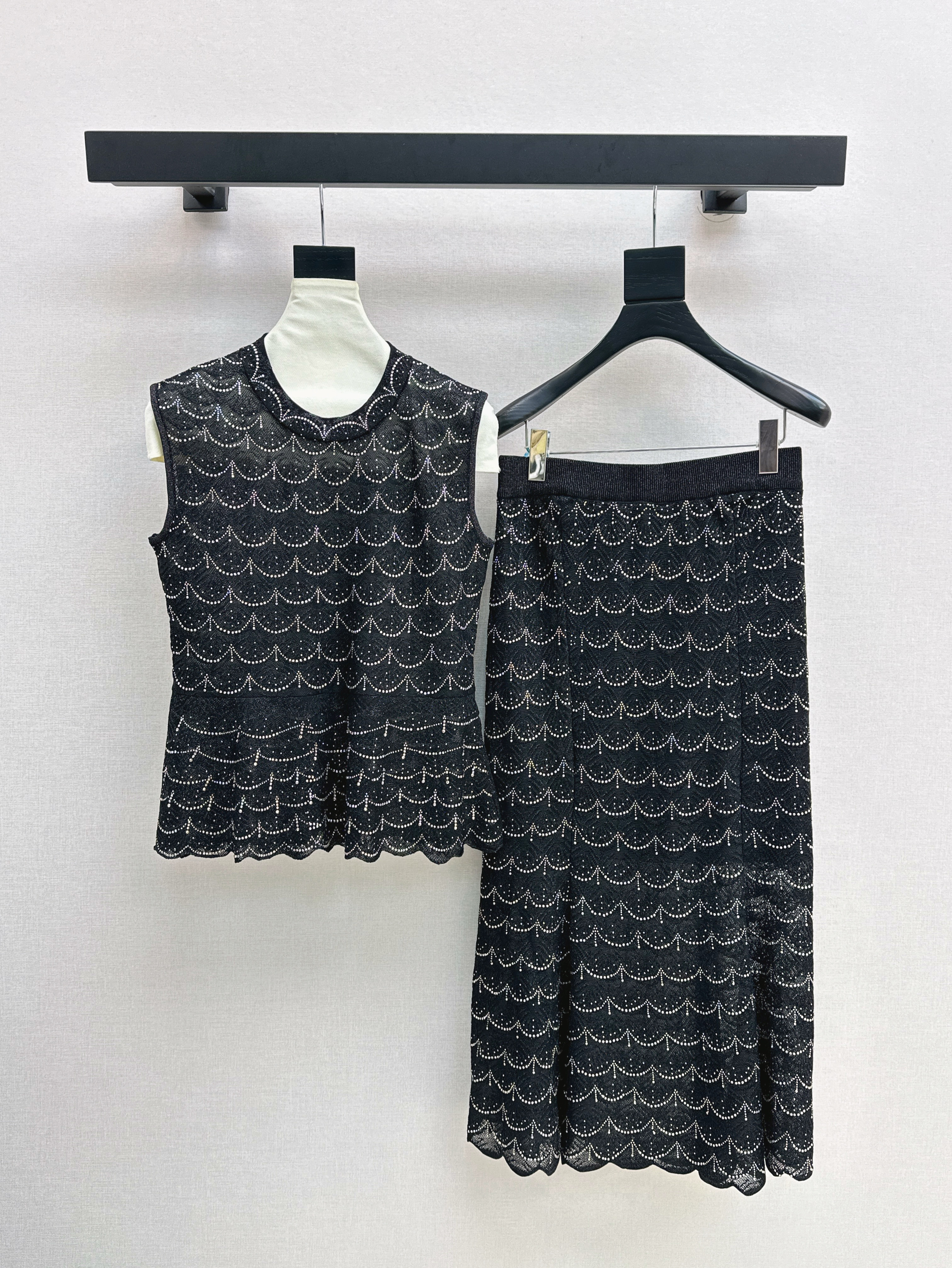 Chan 26ss rhinestone knitwear skirt set