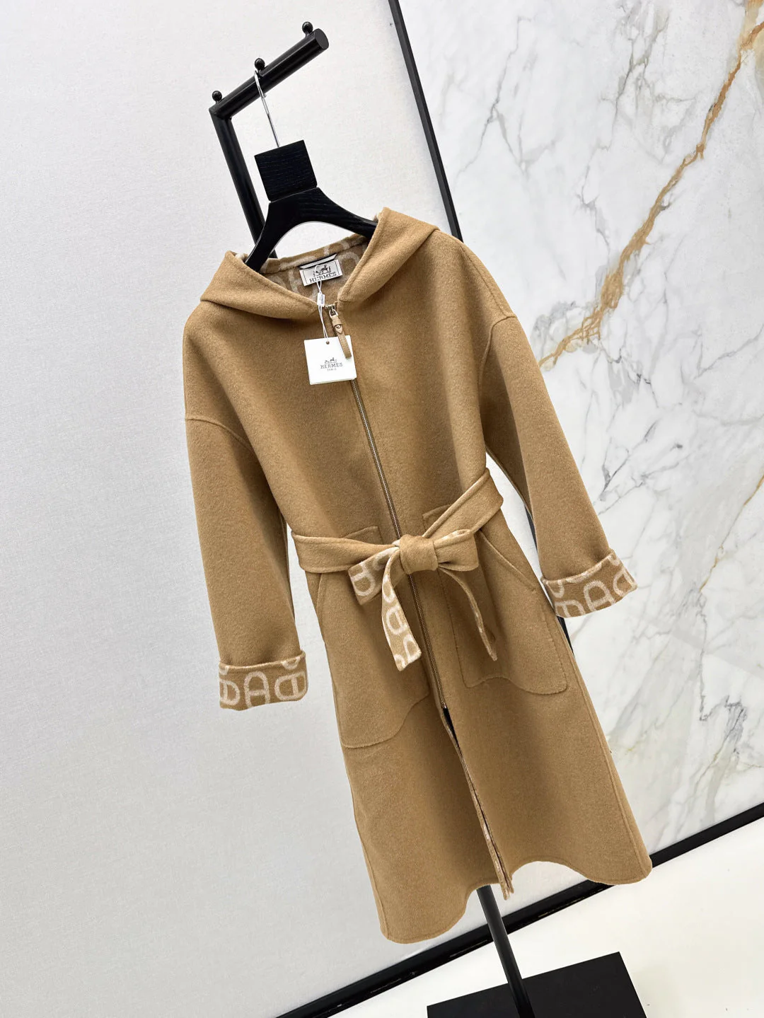 Her 25fw cashmere coat
