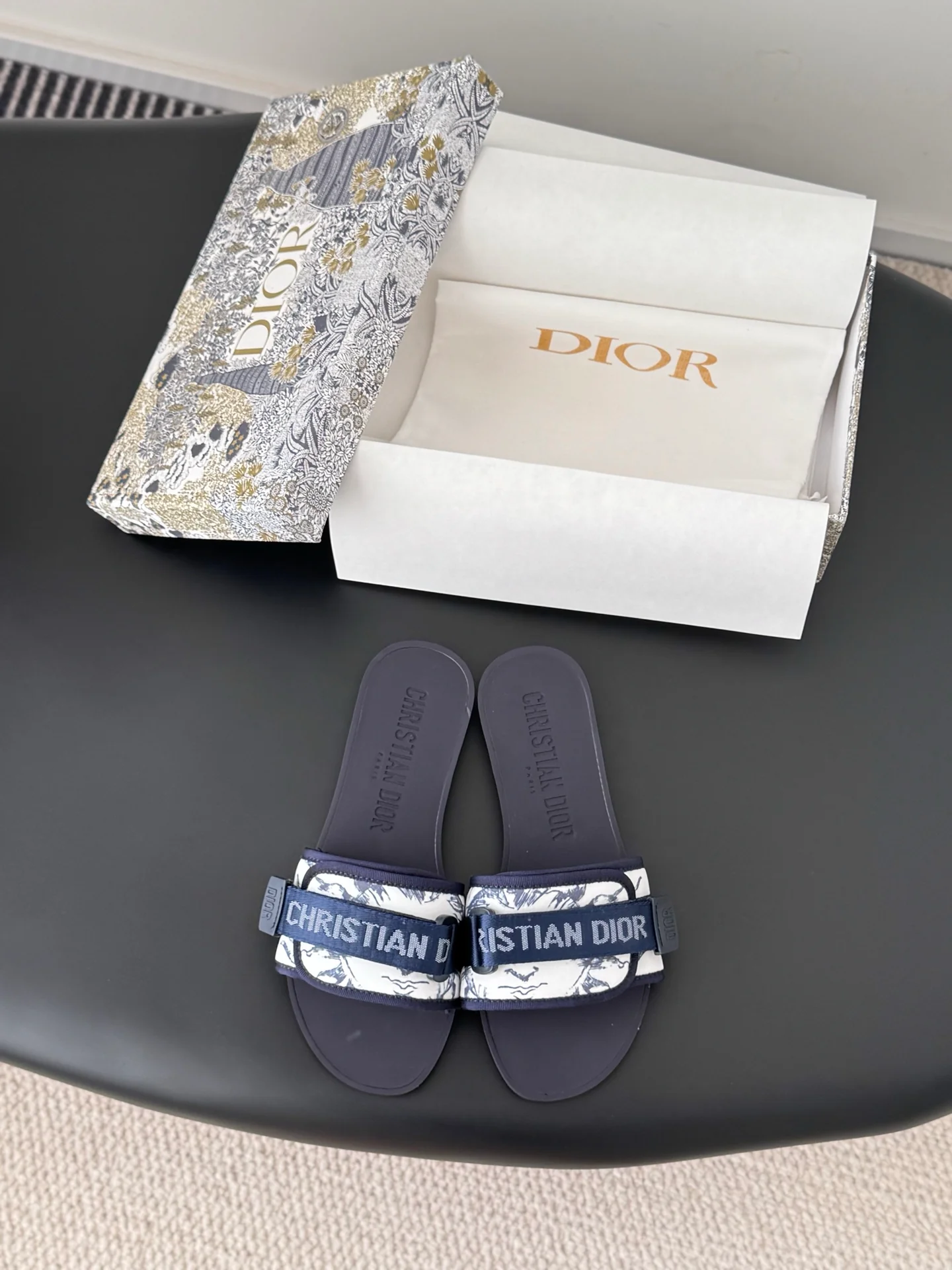 CD 25fw sandals