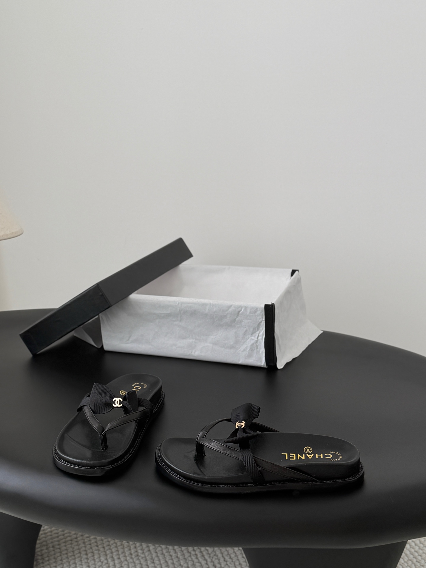 Chan 26ss flip-flops