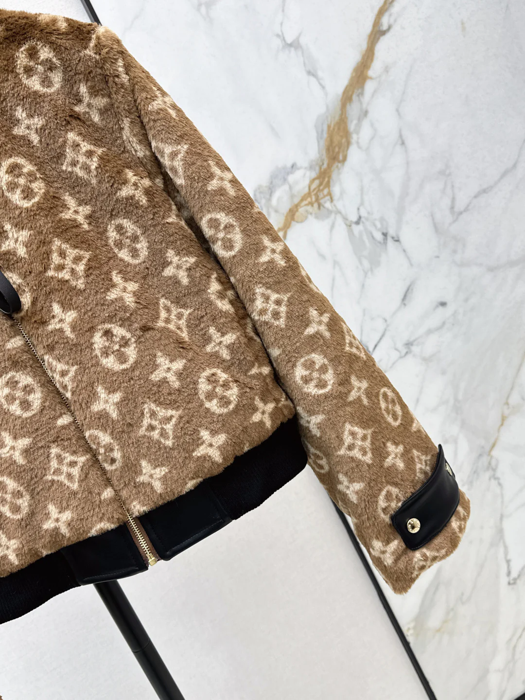 Loui 25fw fleece jacket