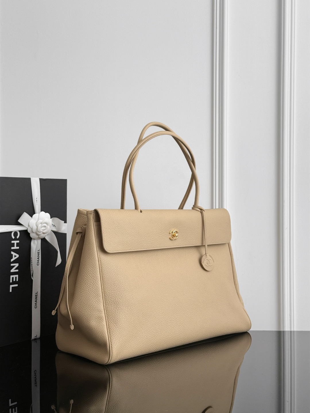 Chan 26S large tote bag