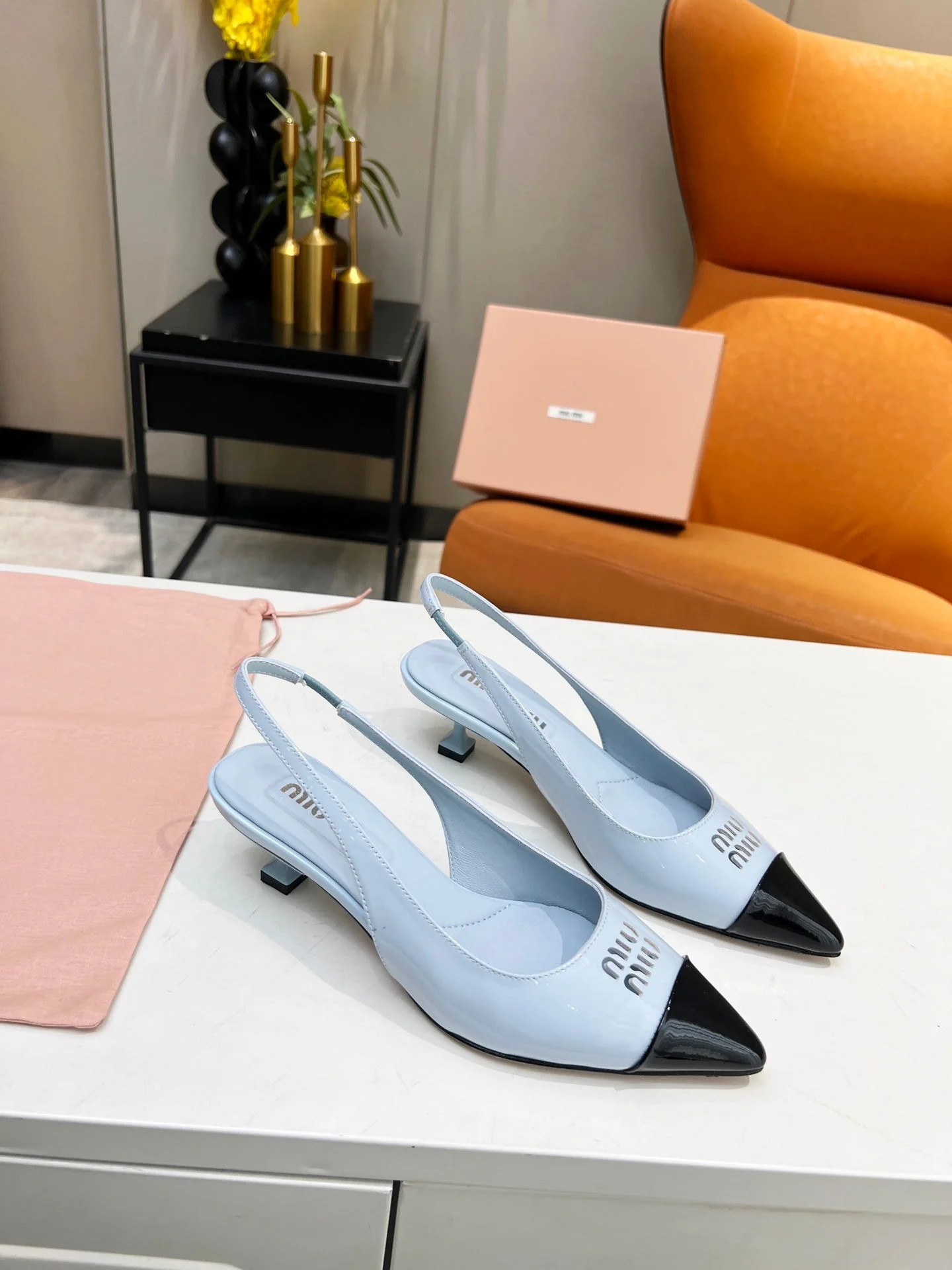 MI Slingback pump