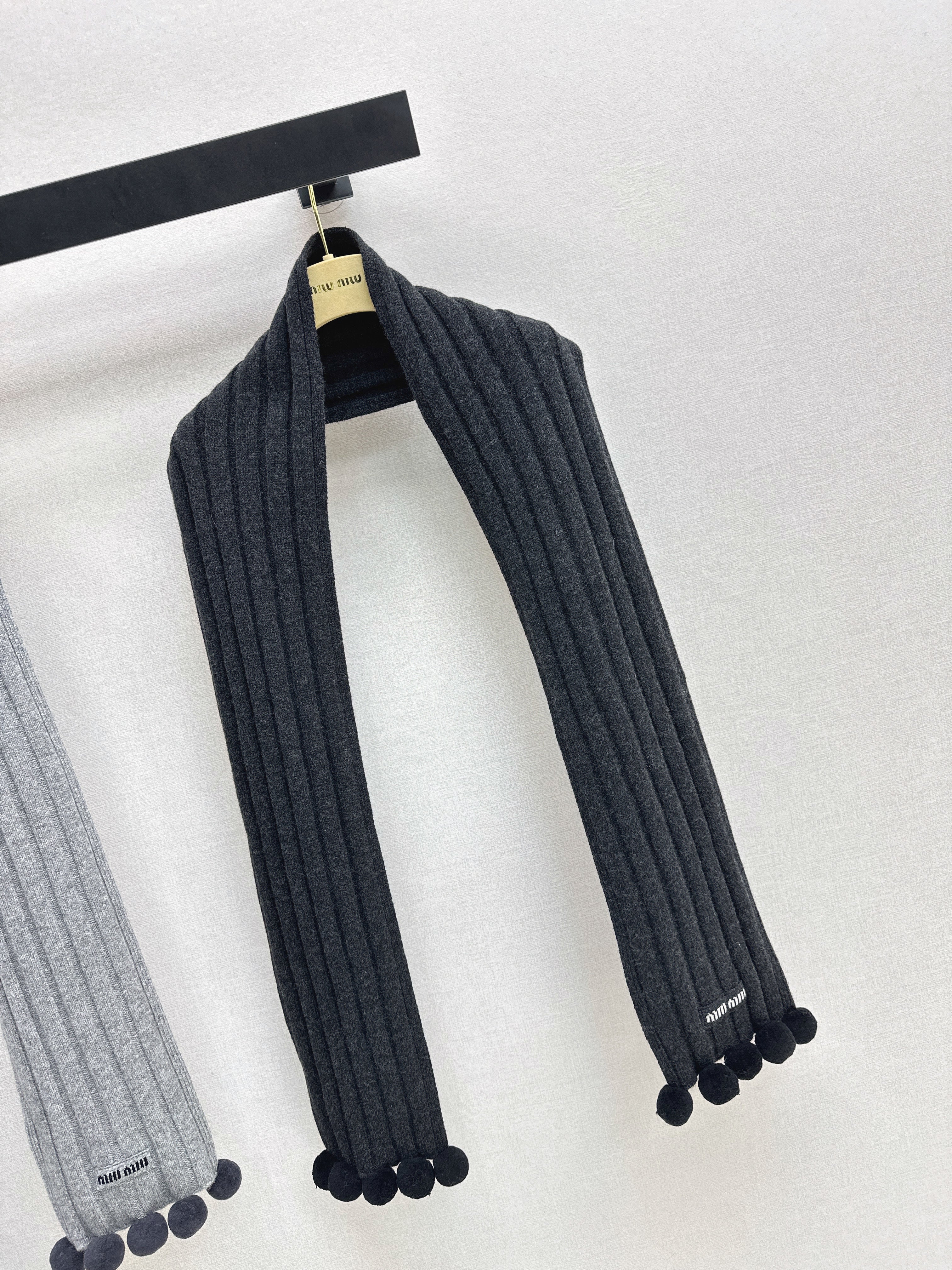 Miu 26ss wool scarf