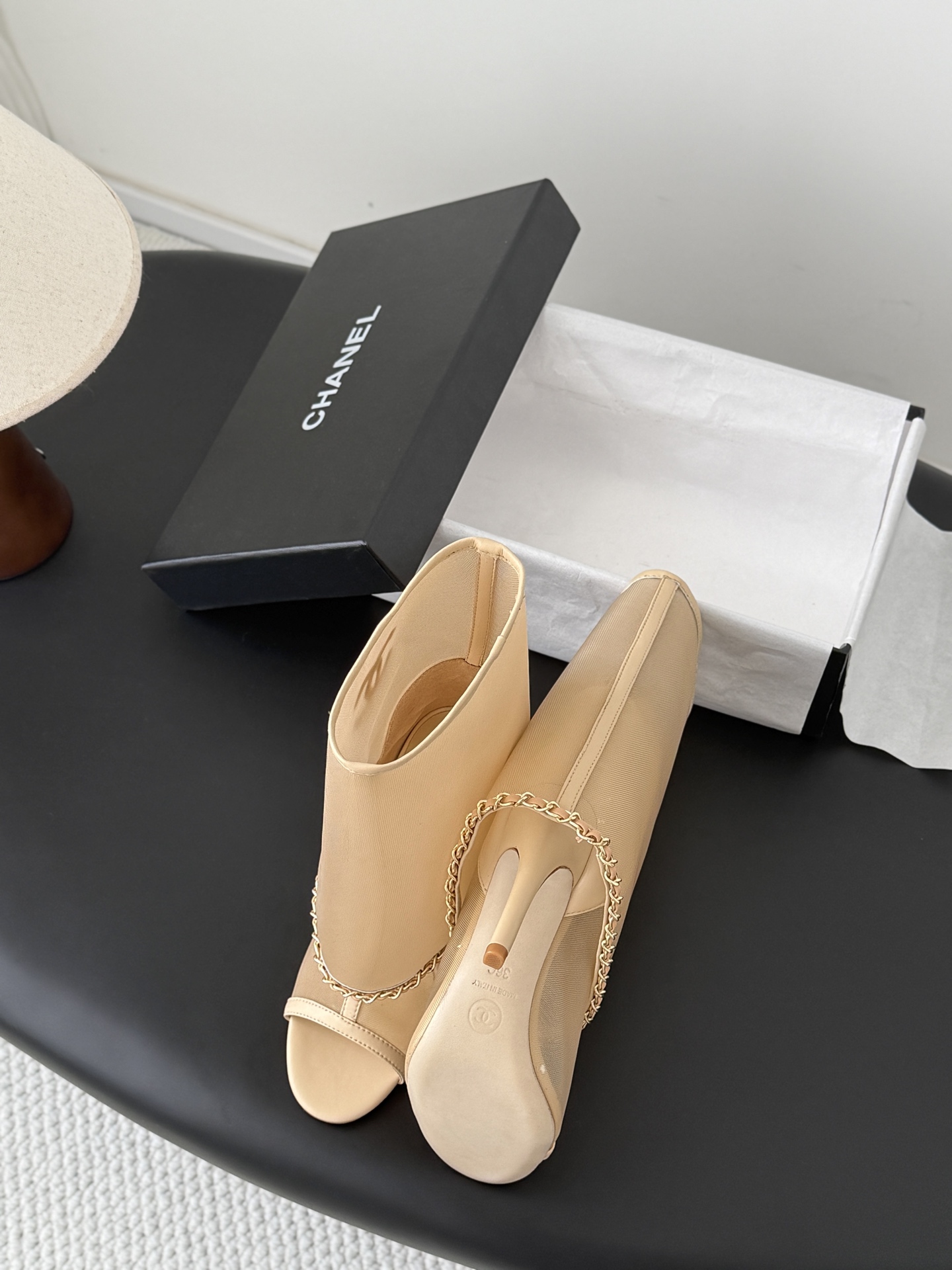 Chan 26K meash ankle boot