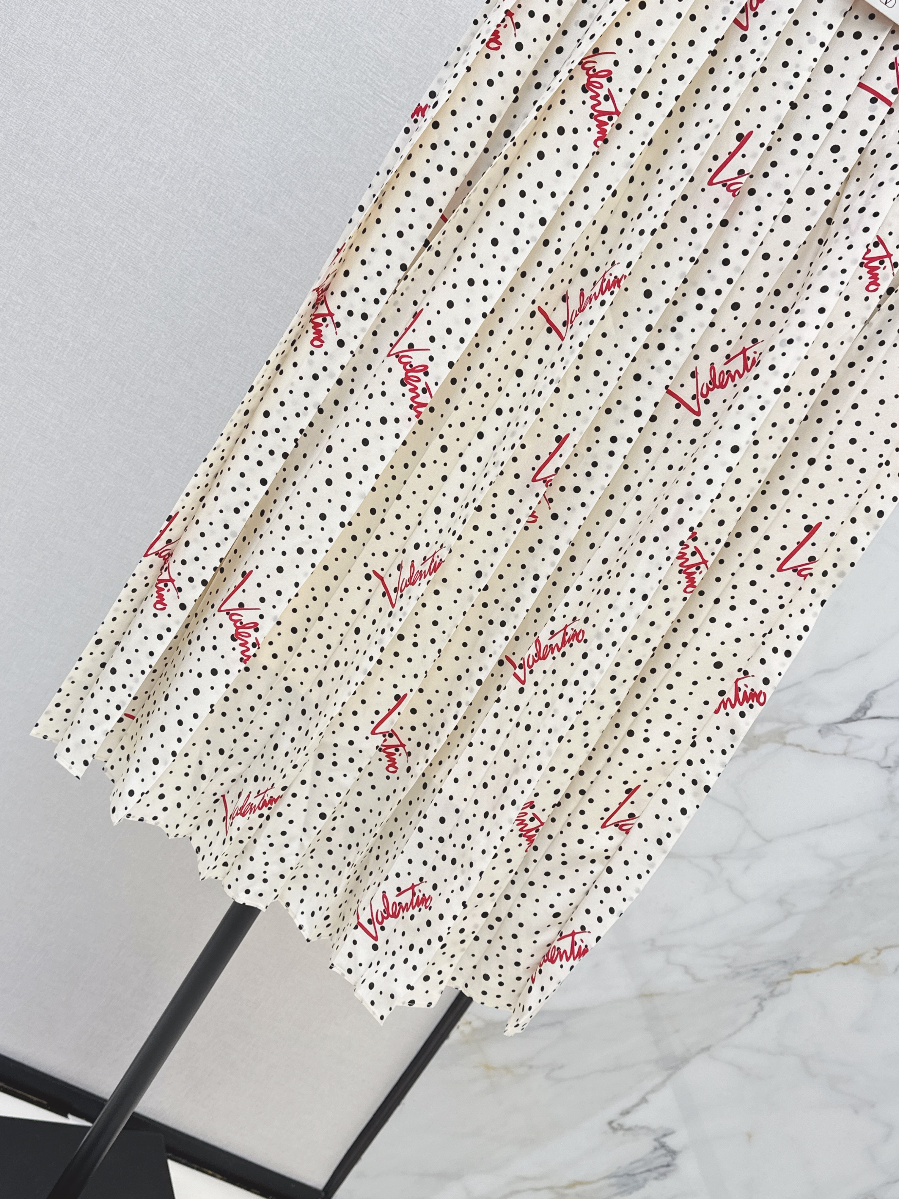 Valen 26ss print polka dots silk skirt