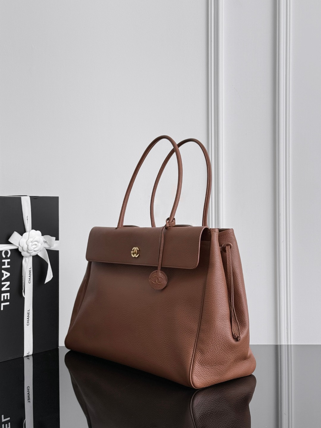 Chan 26S large tote bag