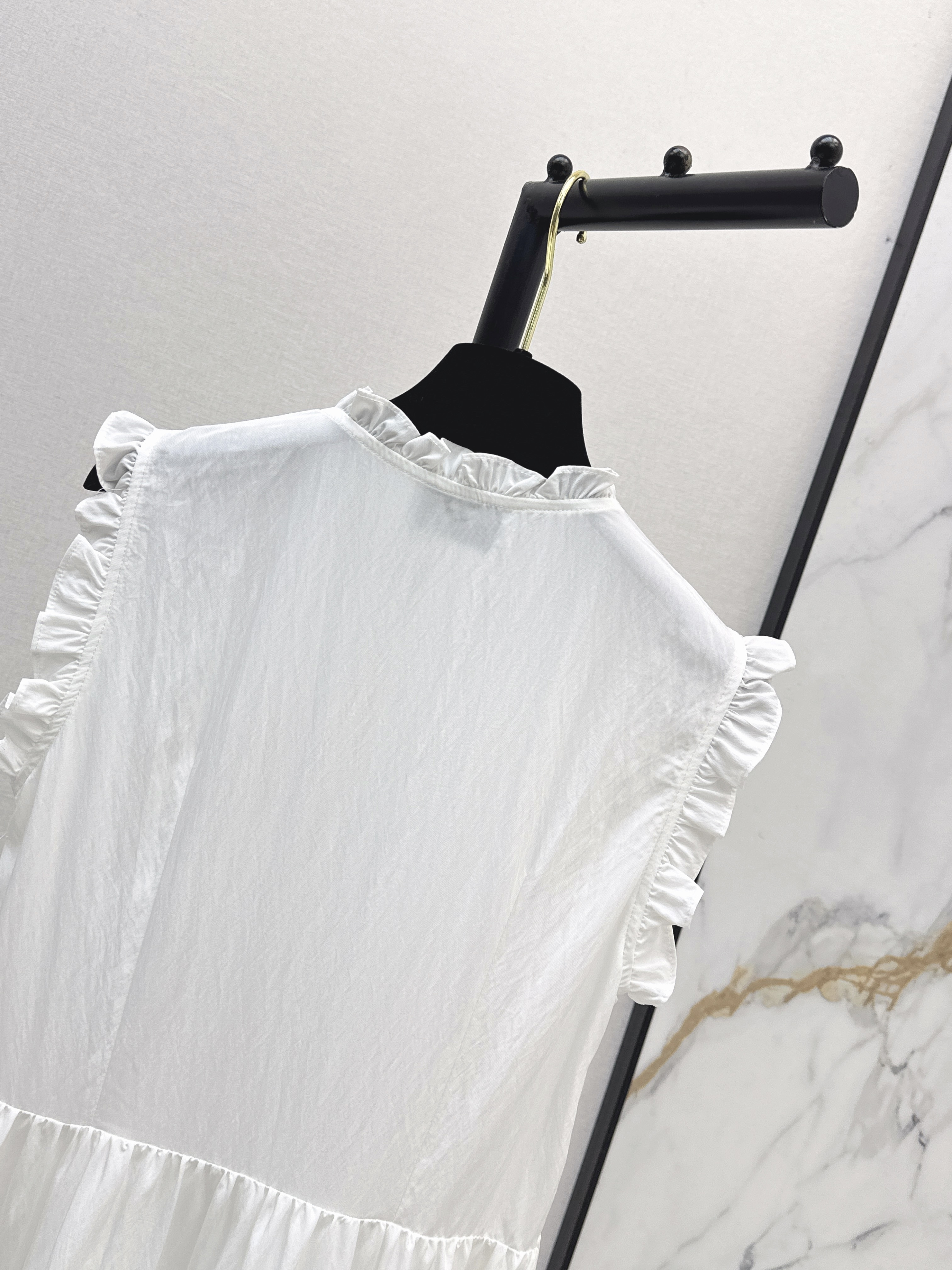 Chan 26ss Sleeveless Tiered Ruffle Midi Dress