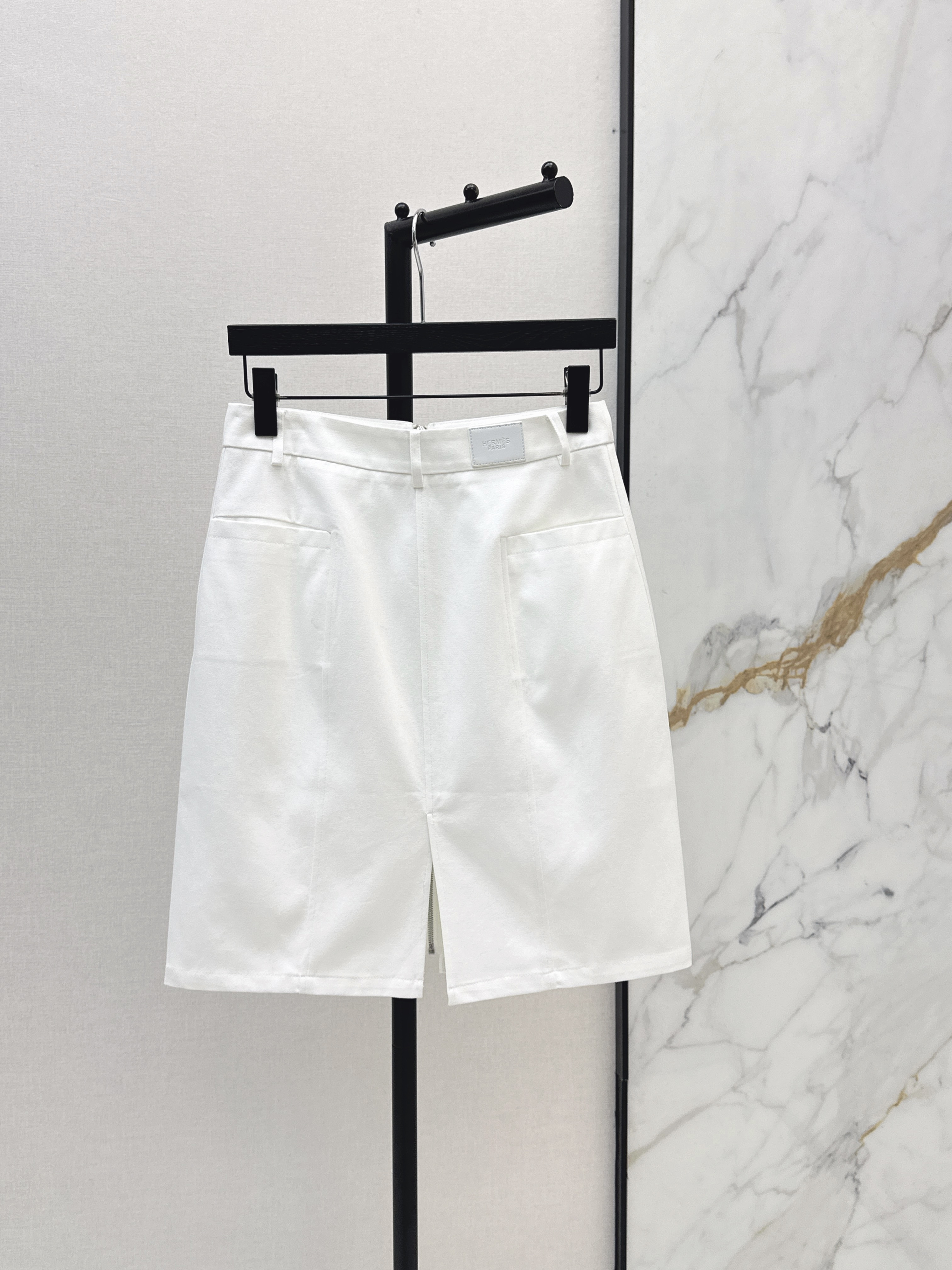 Her 26ss zip-up skirt