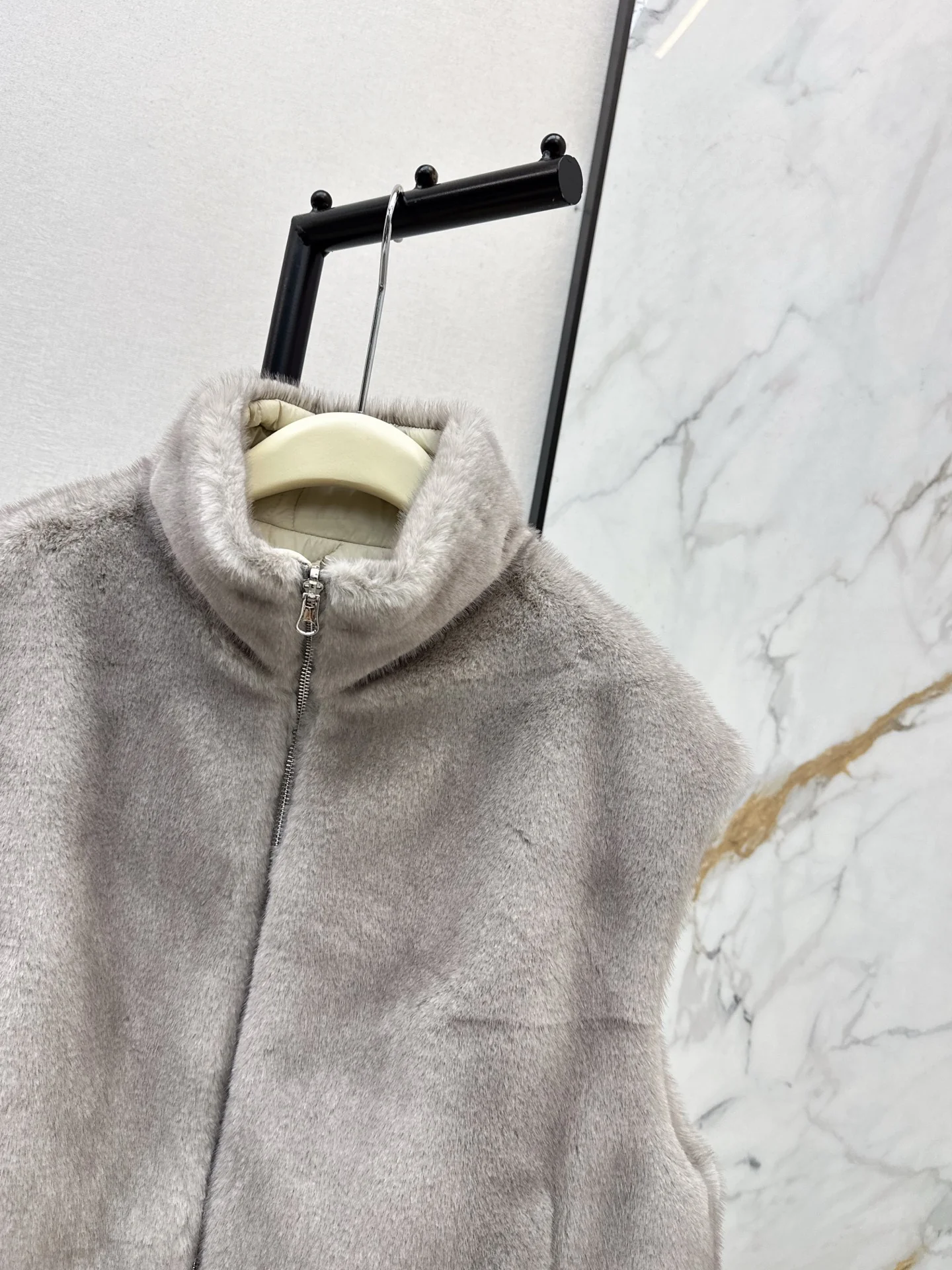 Brun 25fw reversible faux fur vest jacket