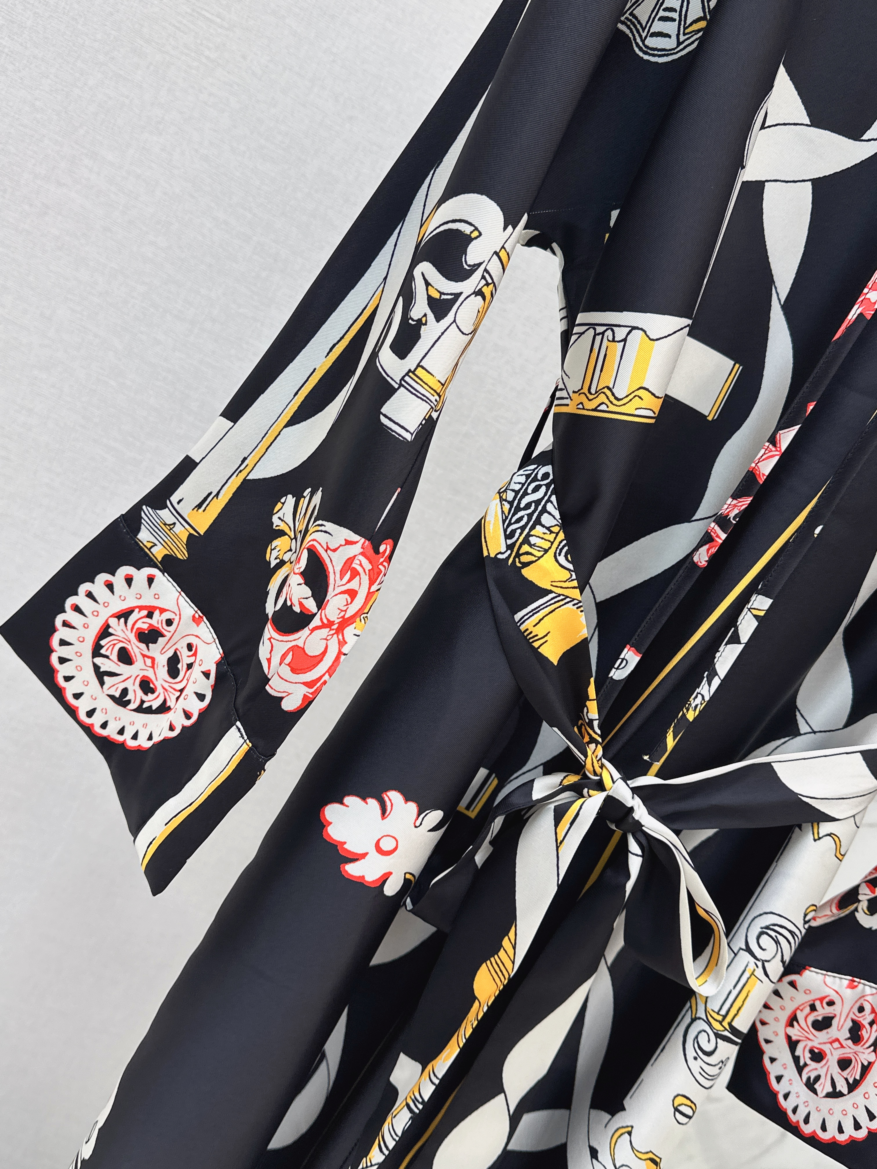 Her 26ss dolman sleeve silk dress