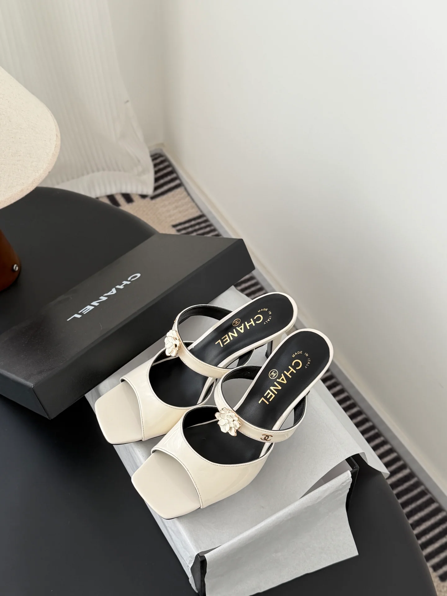 Chan 26ss camellia leather open-toe stiletto sandals