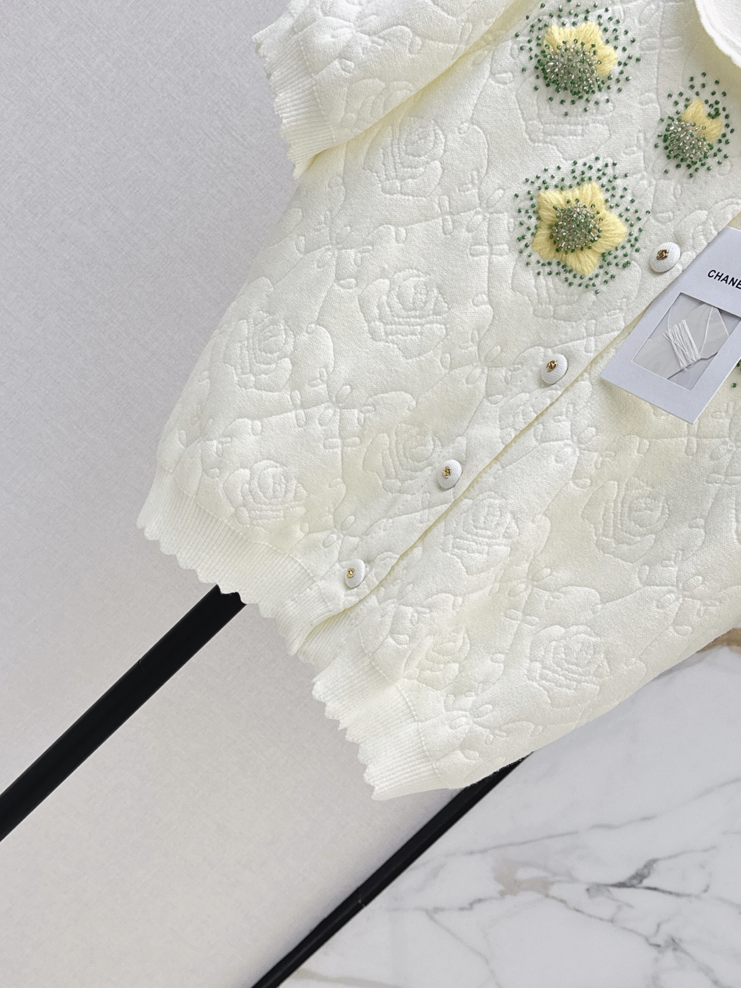 Chan 26ss 3d floarl knit sweater