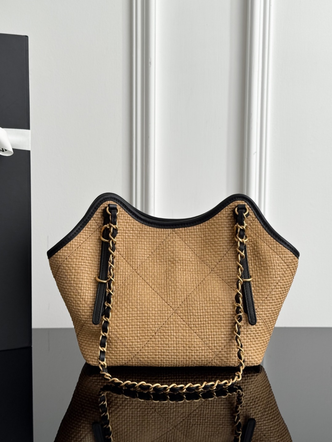Chan 26C woven tote bag