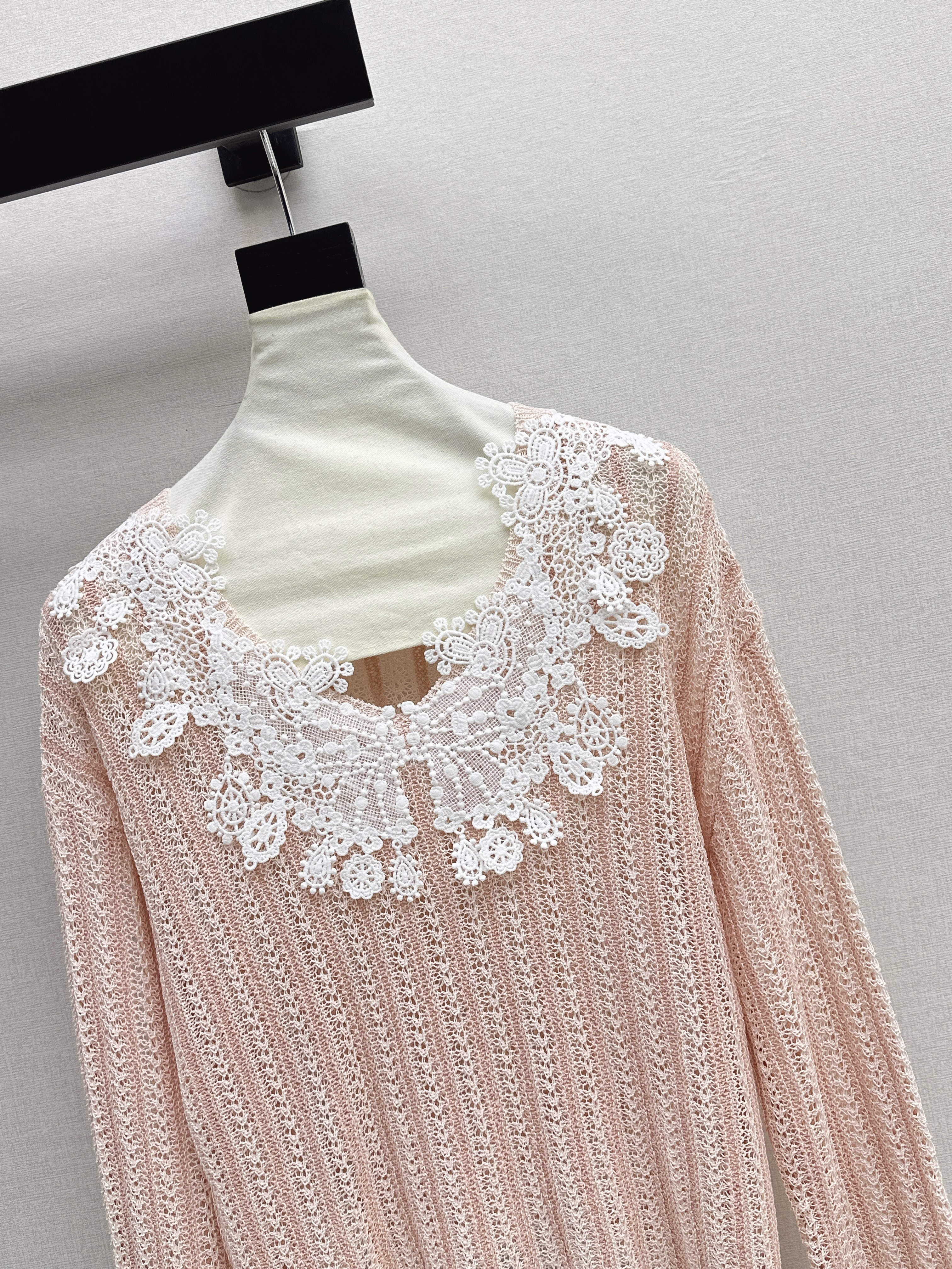 ES 26ss lace hollow sweater