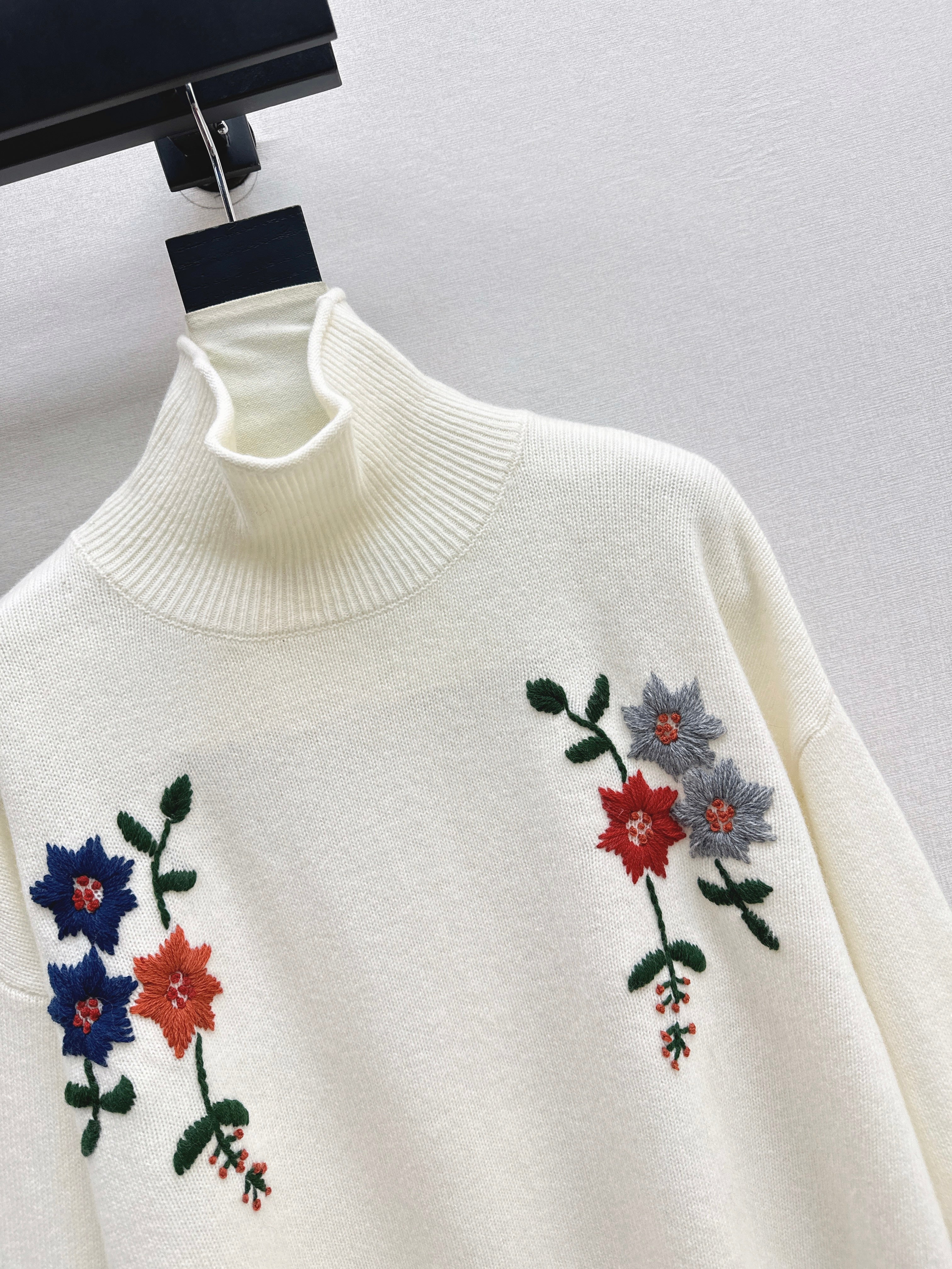Es 26ss embroidery sweater