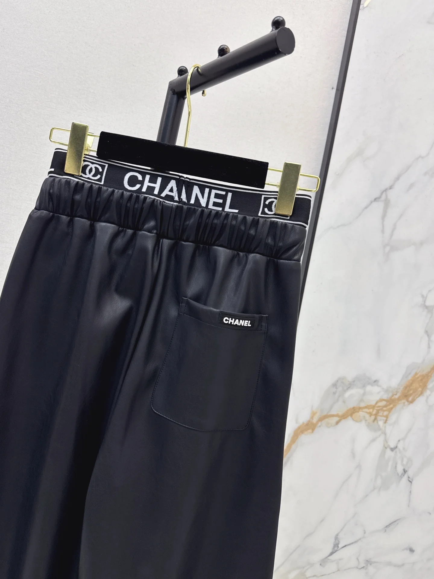 Chan 25fw pu straight pants