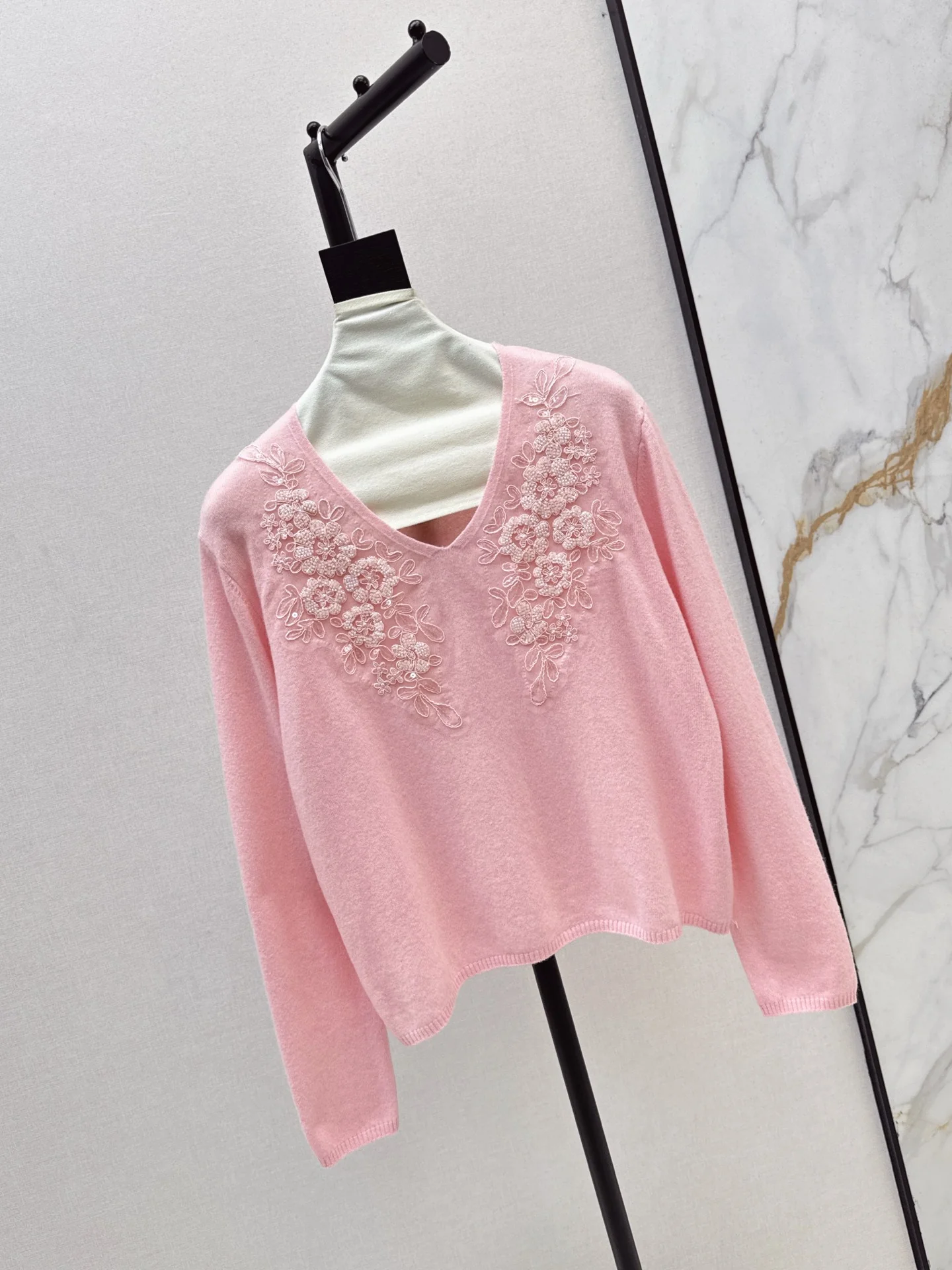 ES 25fw beading sweater