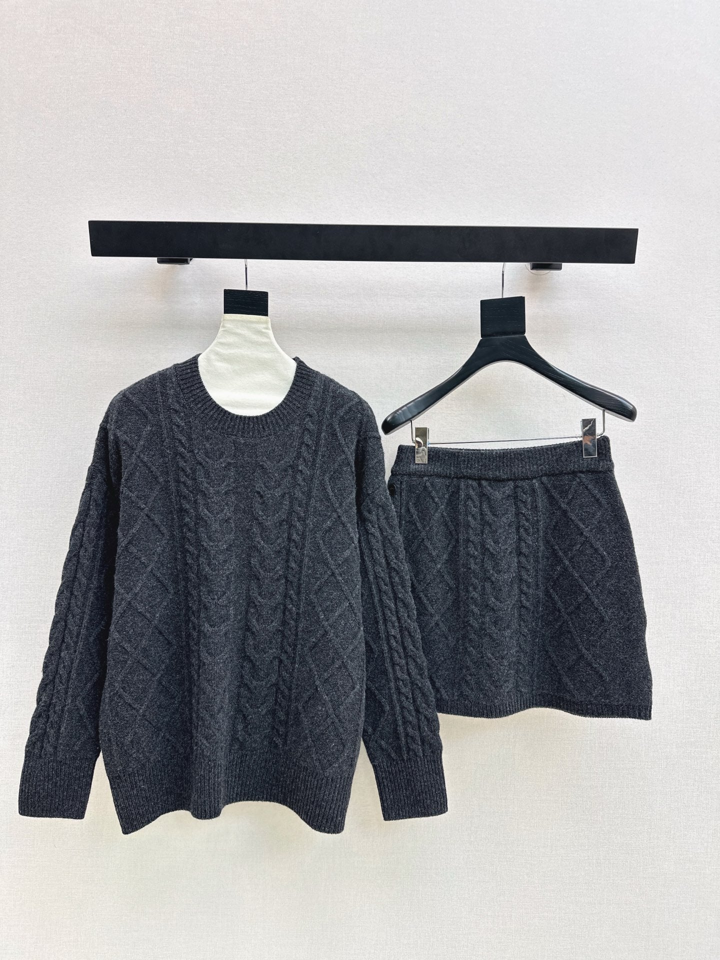 Max 26ss outfit sets sweater skirts