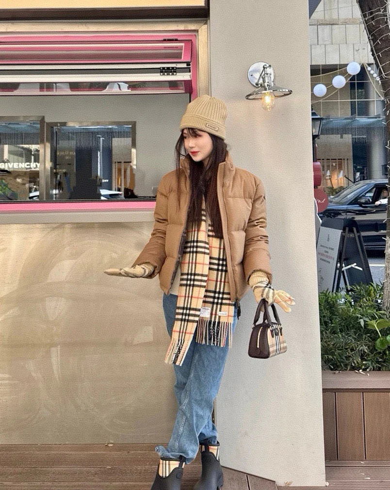 Burb 25fw down jacket