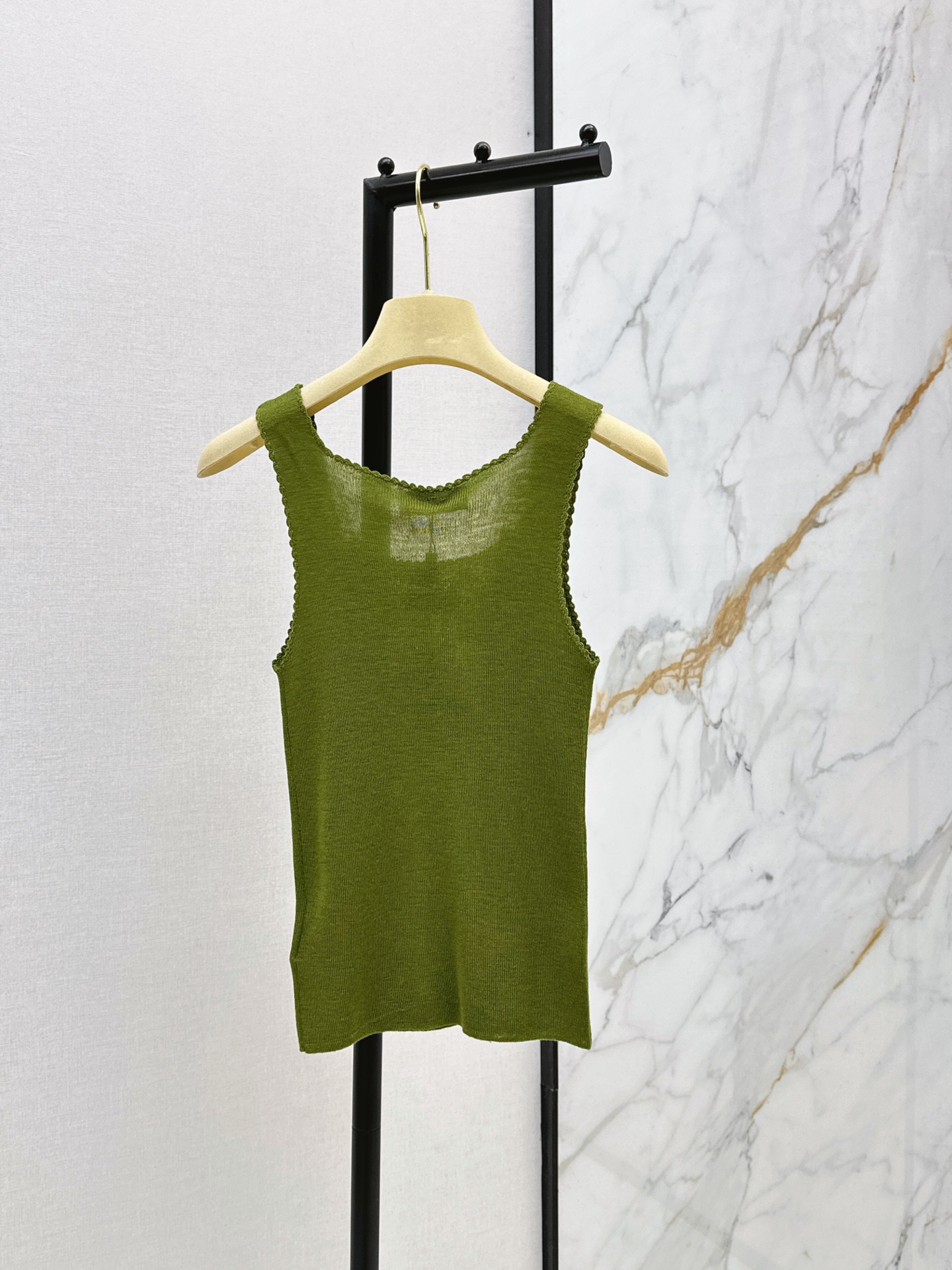 Miu 26ss ruffle knit vest