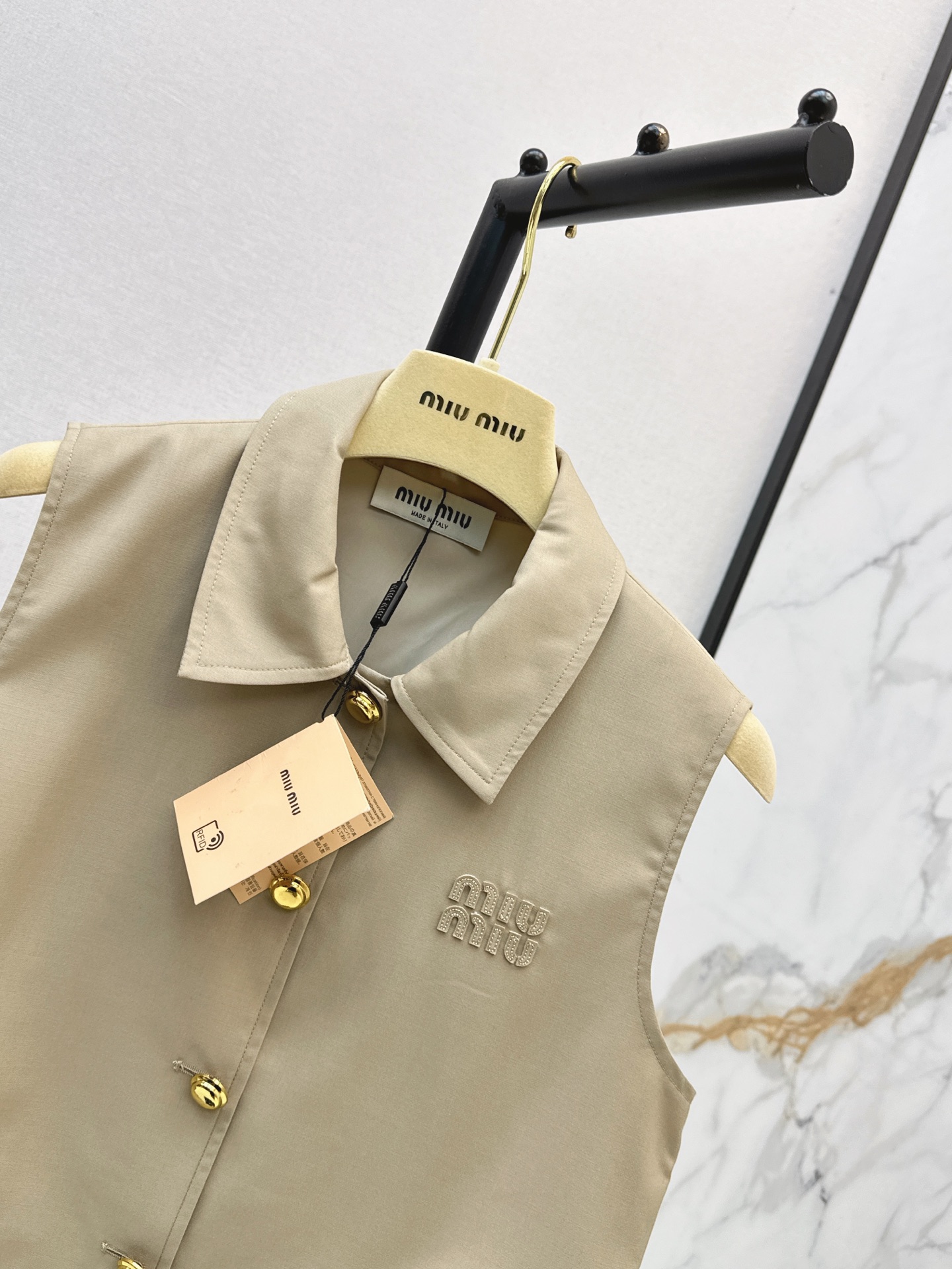 Miu 26ss sleveless waistcoat