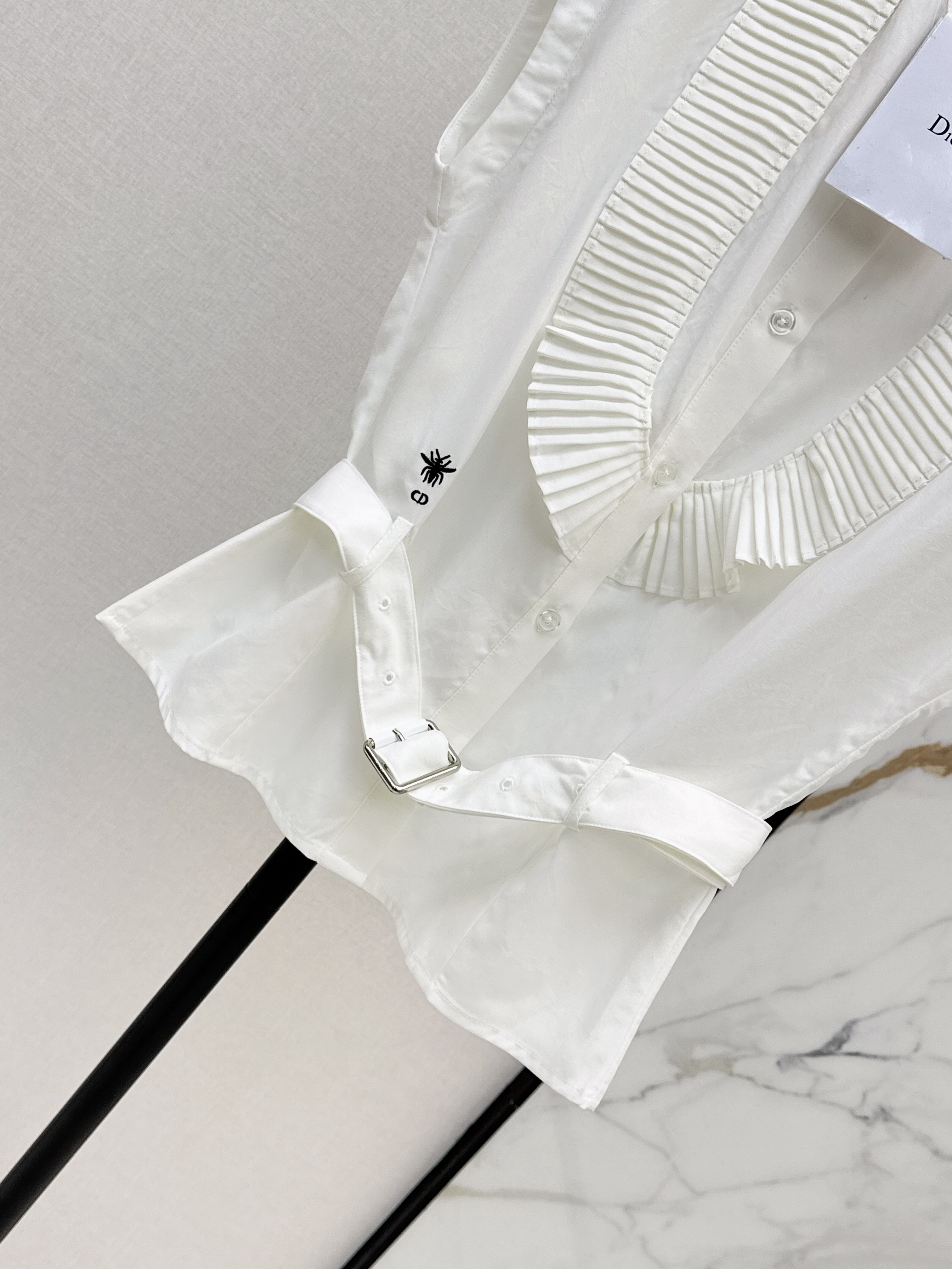 CD 26ss sleeveless ruffle belted blouse