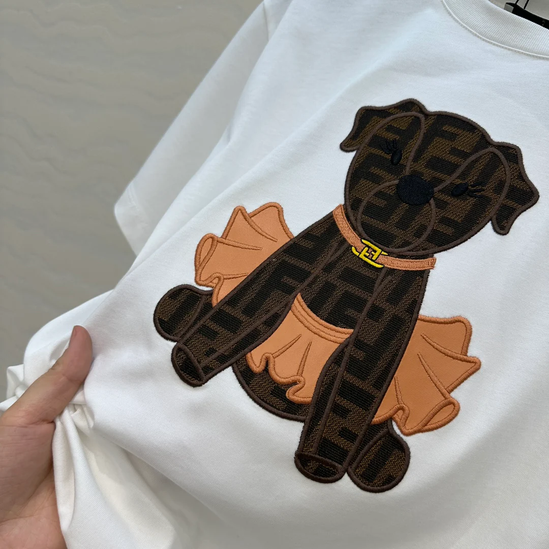 Fend 25fw embroidery t-shirt