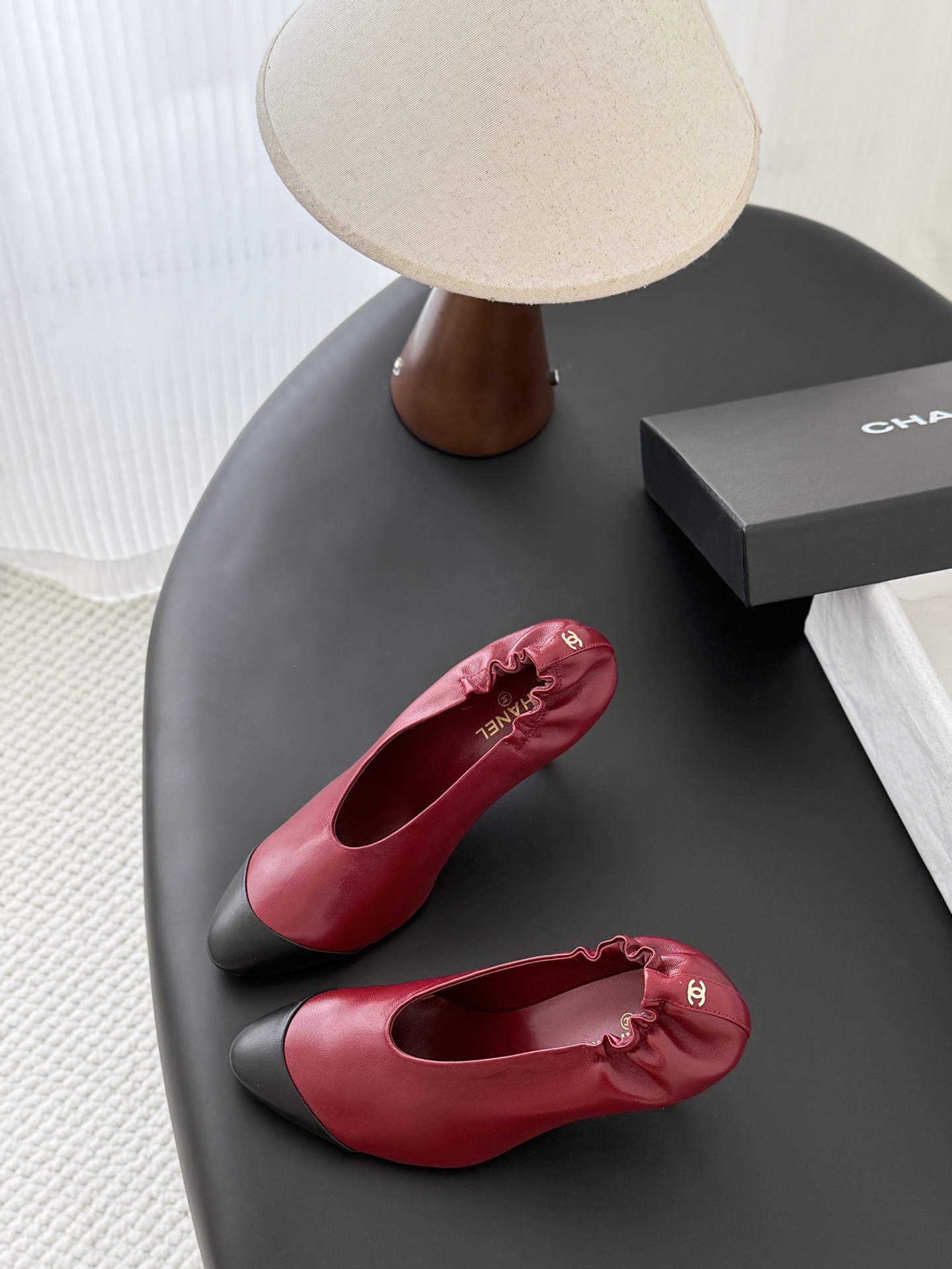 Chan 26ss cap-toe pump