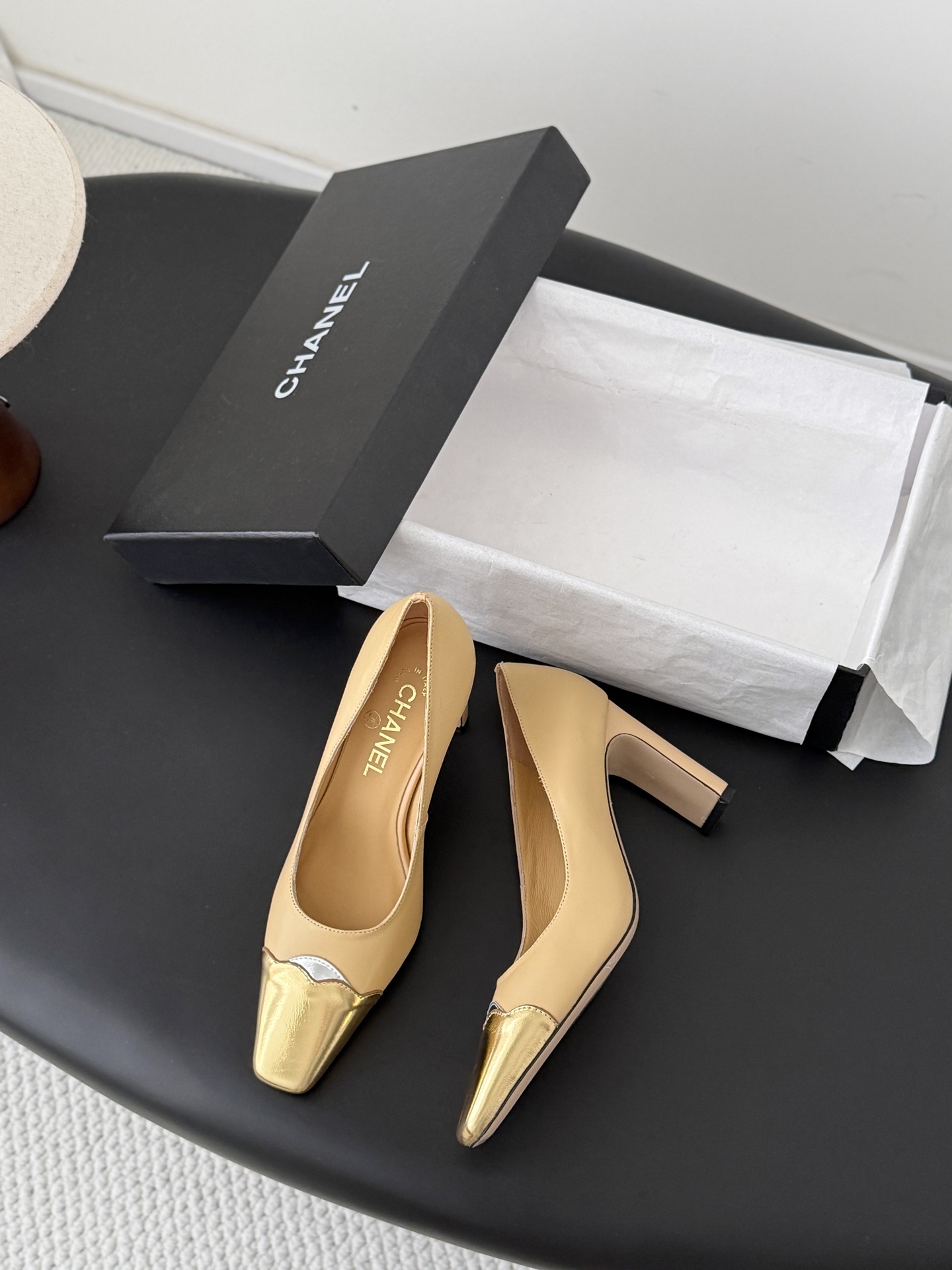 Chan 26P gold cap toe pump