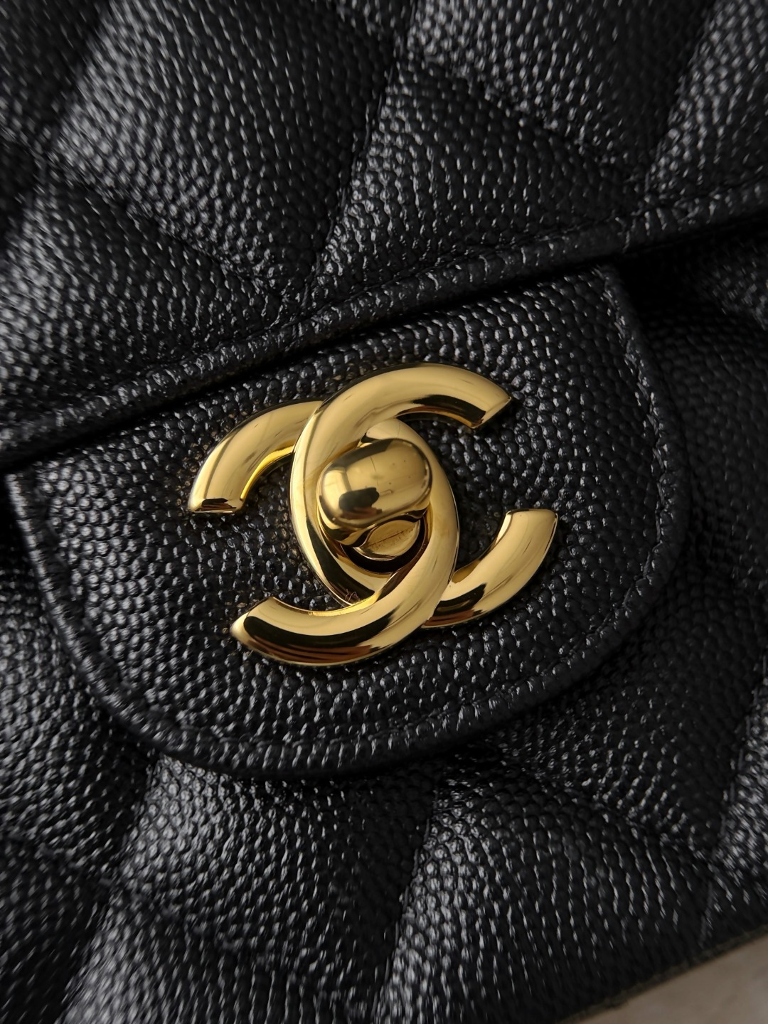Chan 26s cf25 chain shoulder bag