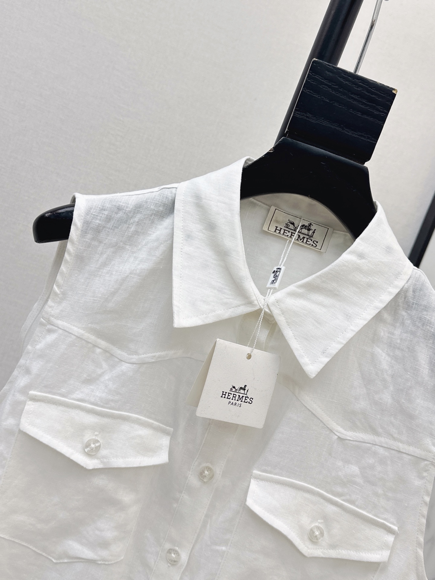 Her 26ss sleeveless shirt