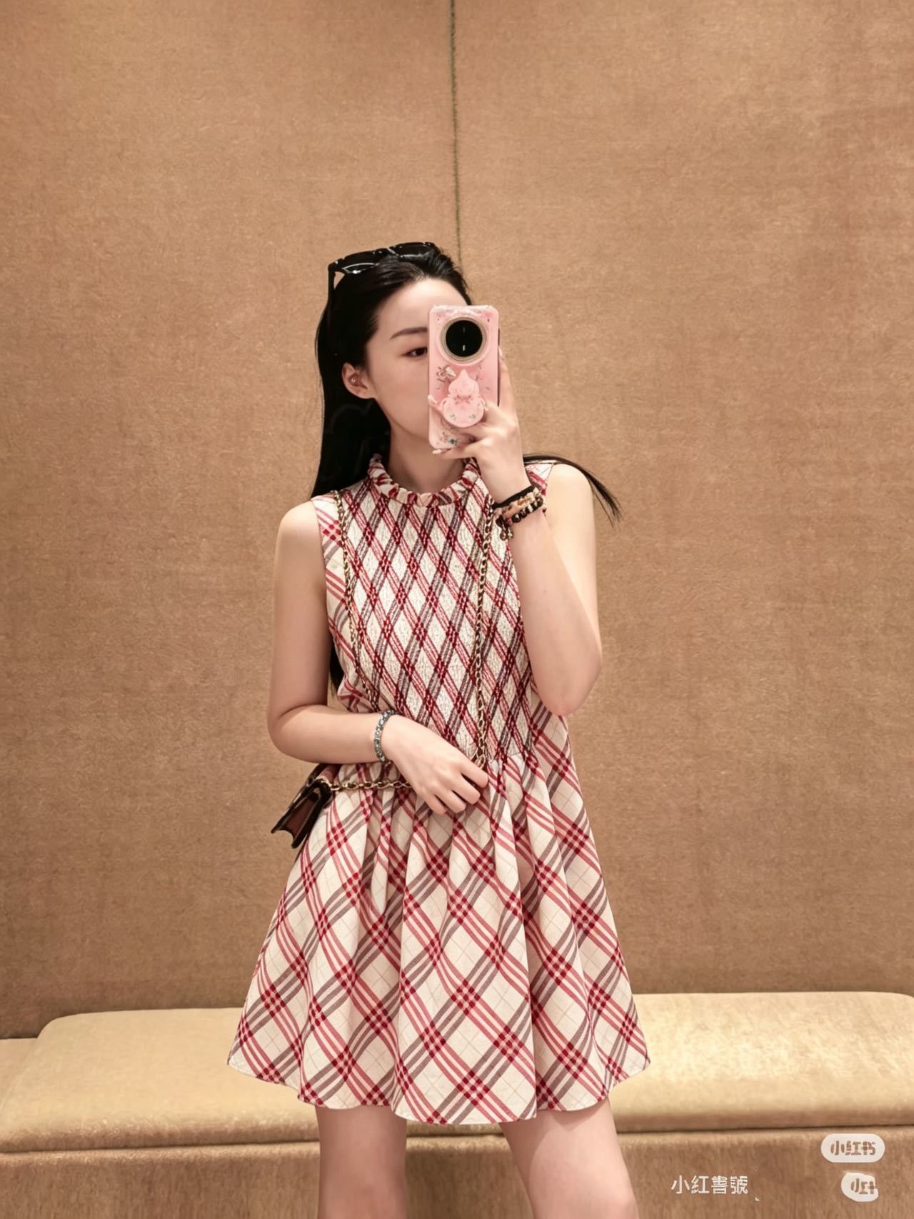 Bur 26ss sleeveless check dress