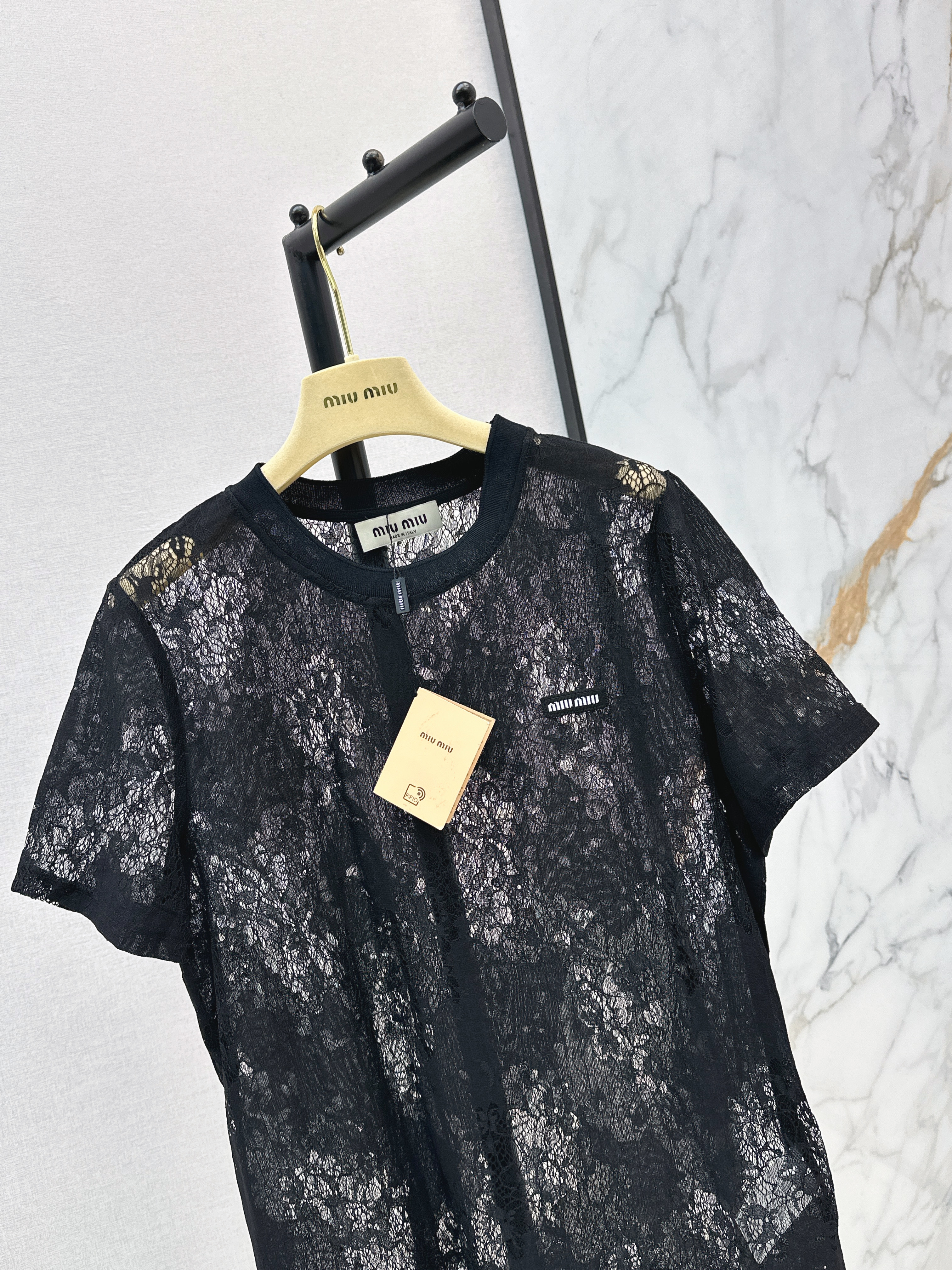 Miu 26ss lace t-shirt