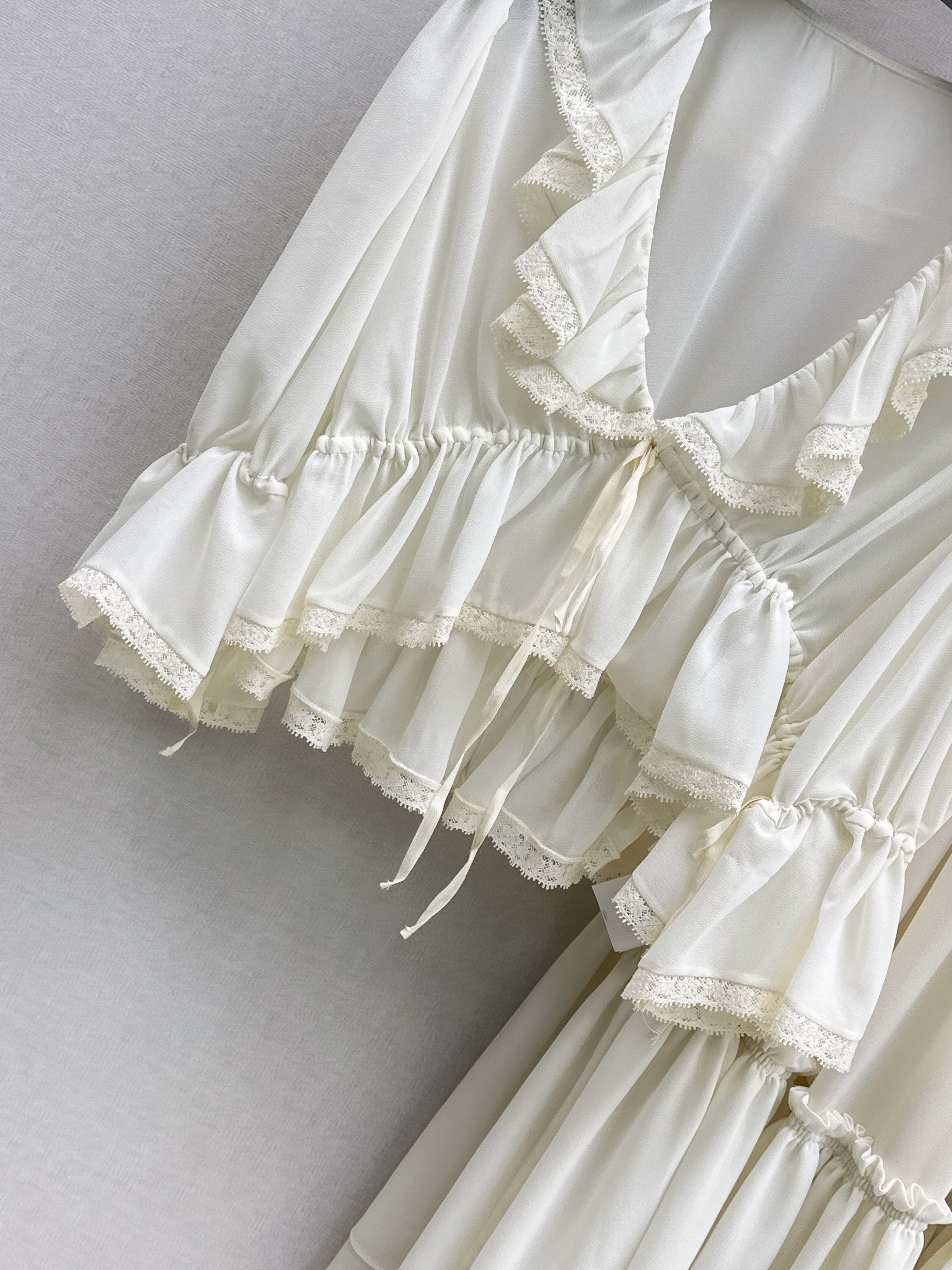Chol 26ss ruffle top skirt set