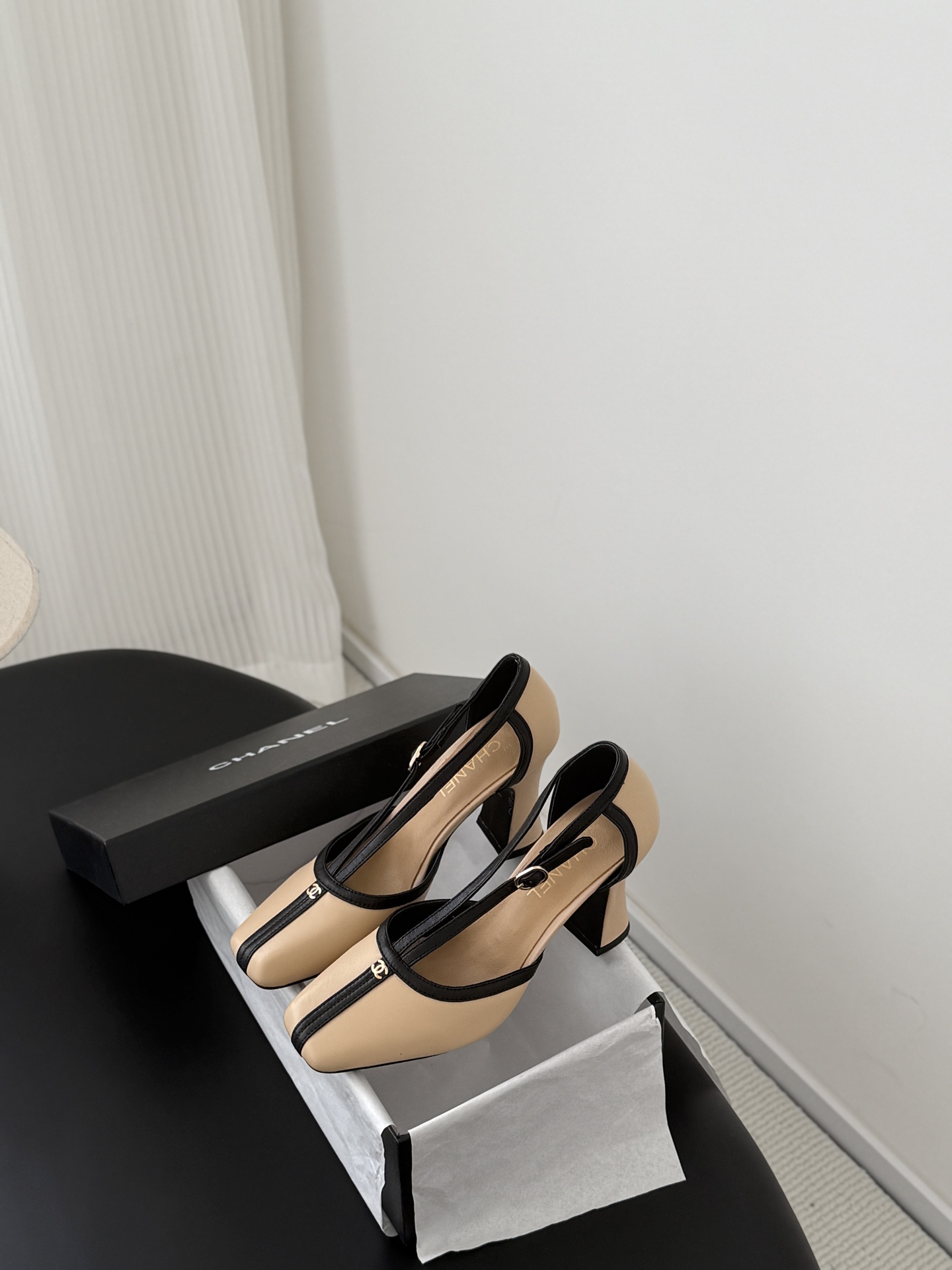 Chan 26K mary jane chunky heels